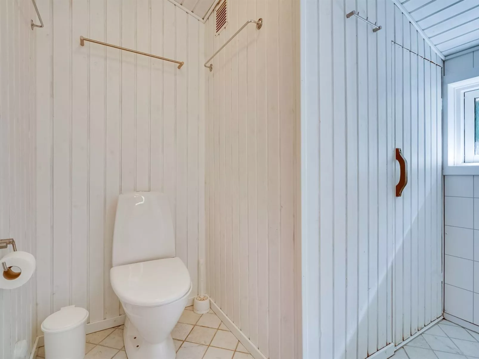 "Elinbjörn" - 1km from the sea-Binnen