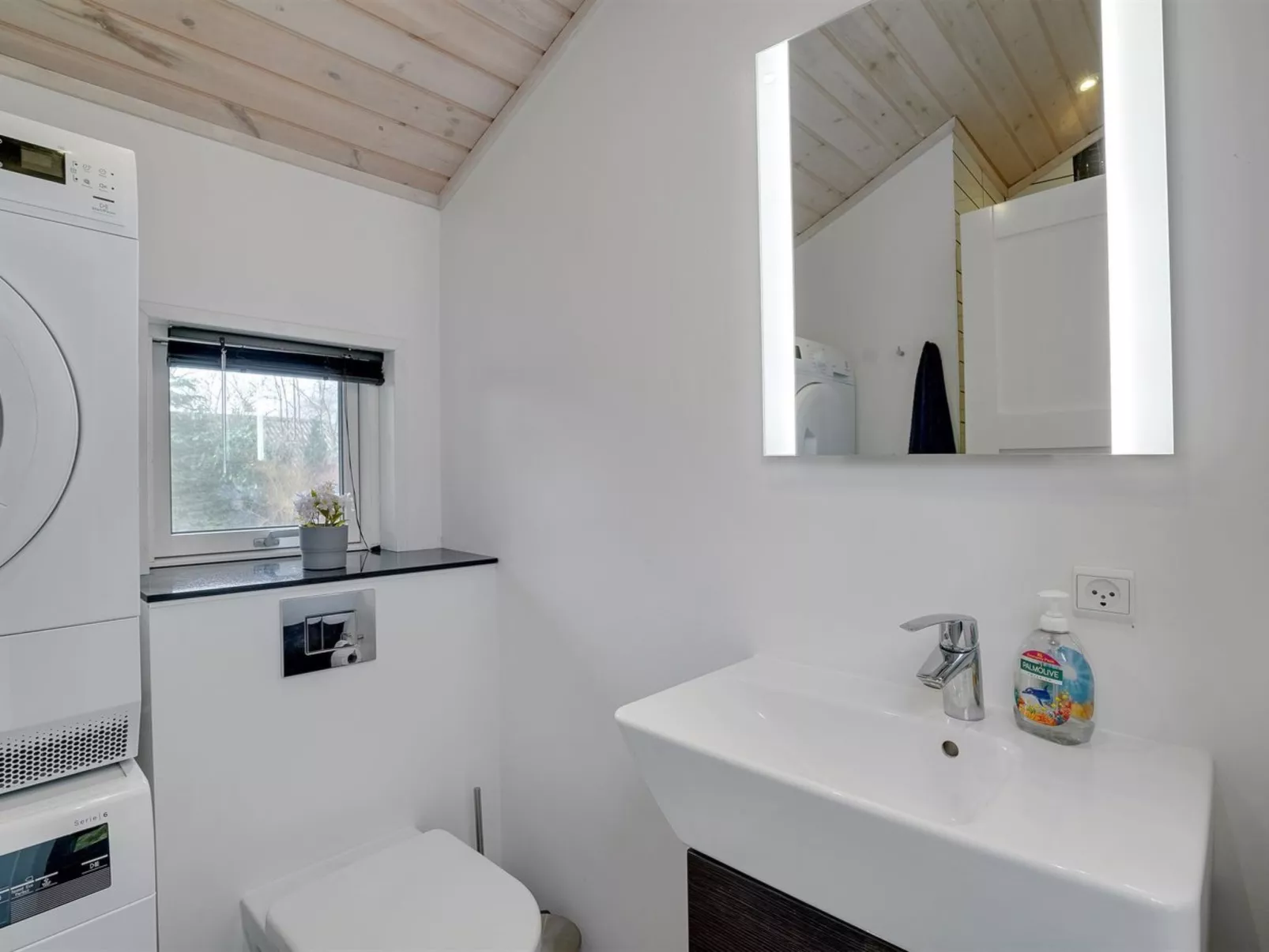 "Nyalle" - 1.3km from the sea-Binnen