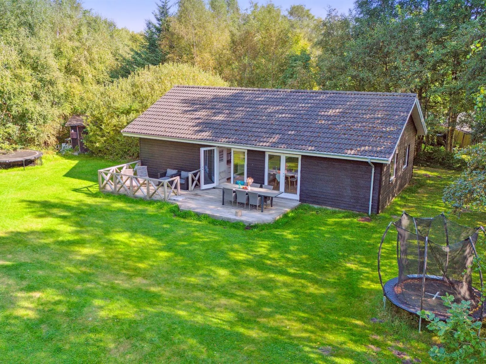 "Pietari" - 1.2km from the sea-Buiten