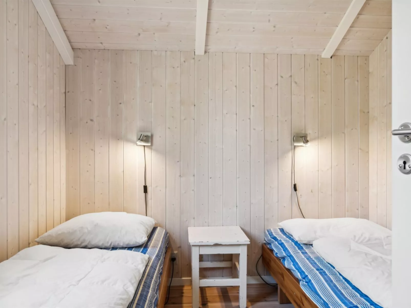 "Sörine" - 2km from the sea-Binnen