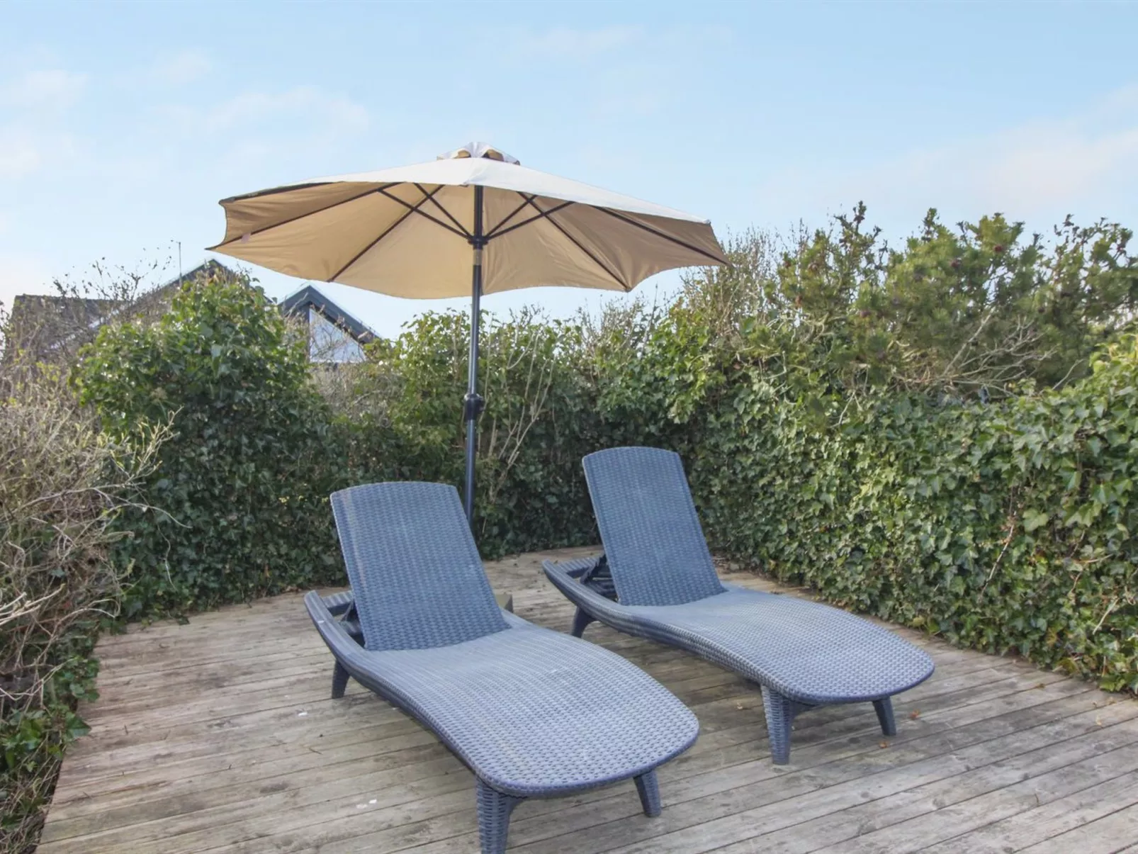 "Jespar" - 300m from the sea-Buiten