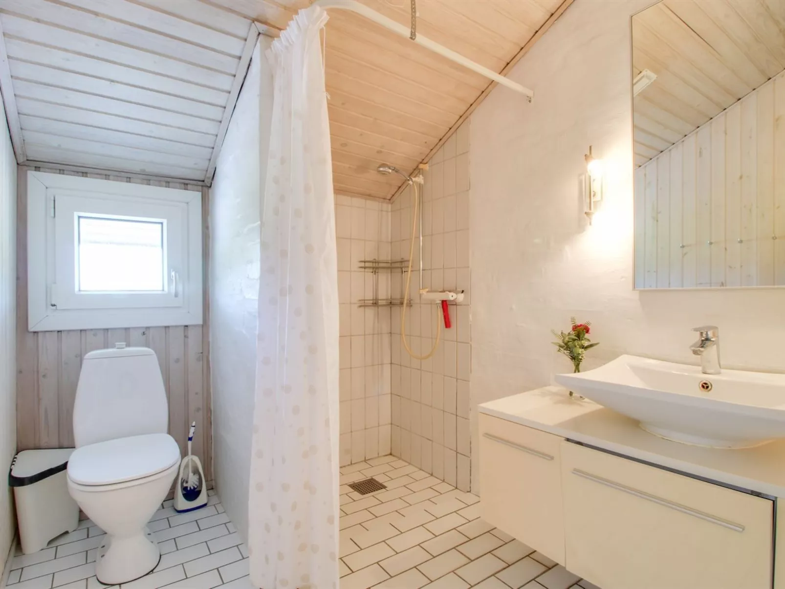 "Edmer" - 50m from the sea-Binnen