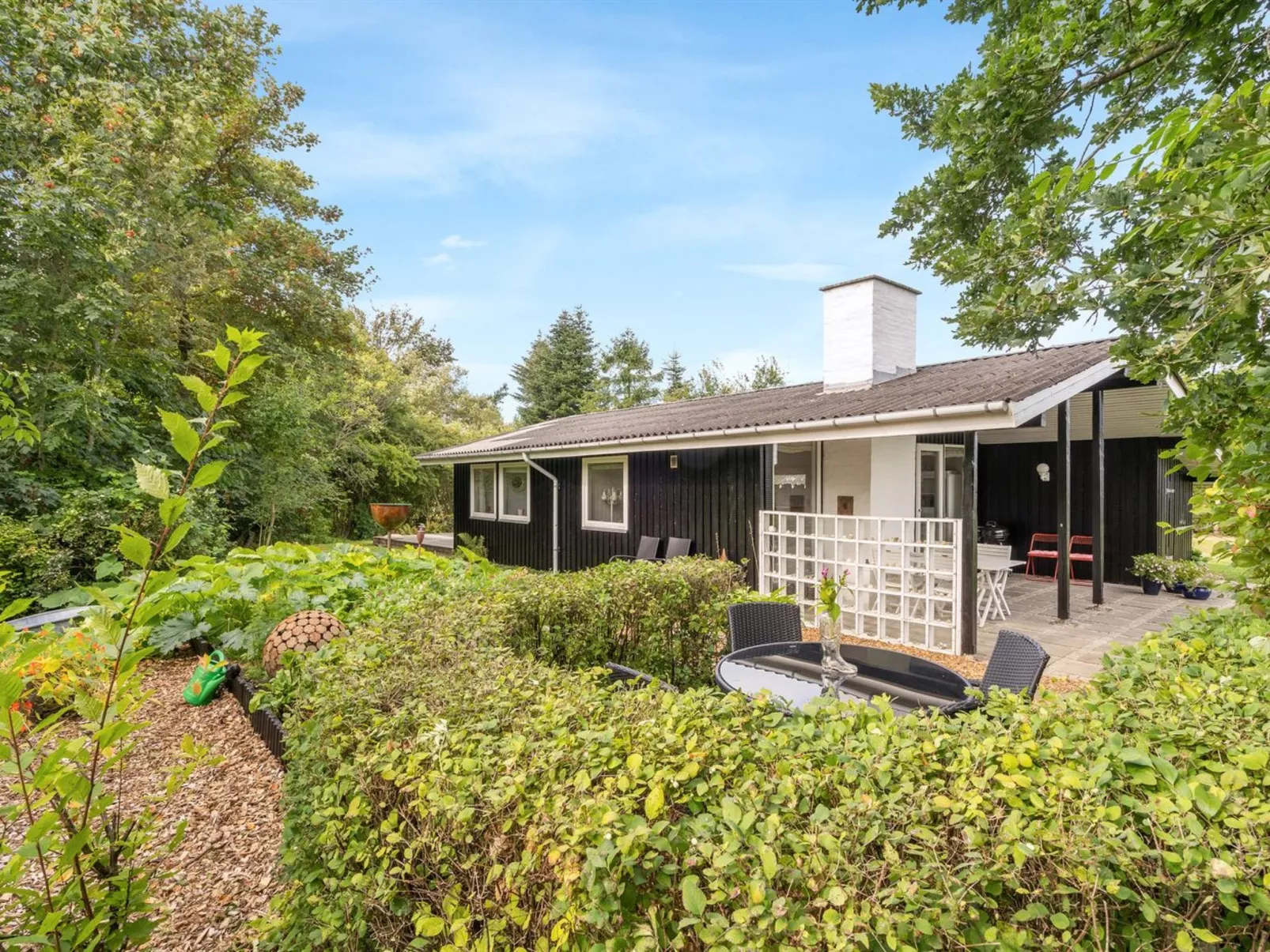 "Suoma" - 400m to the fjord-Buiten