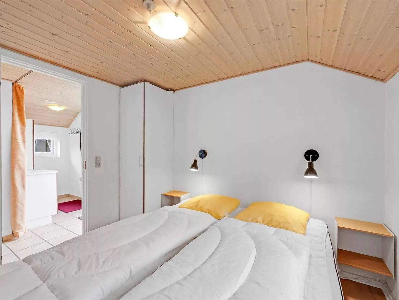 "Herminia" - 350m to the fjord-Binnen