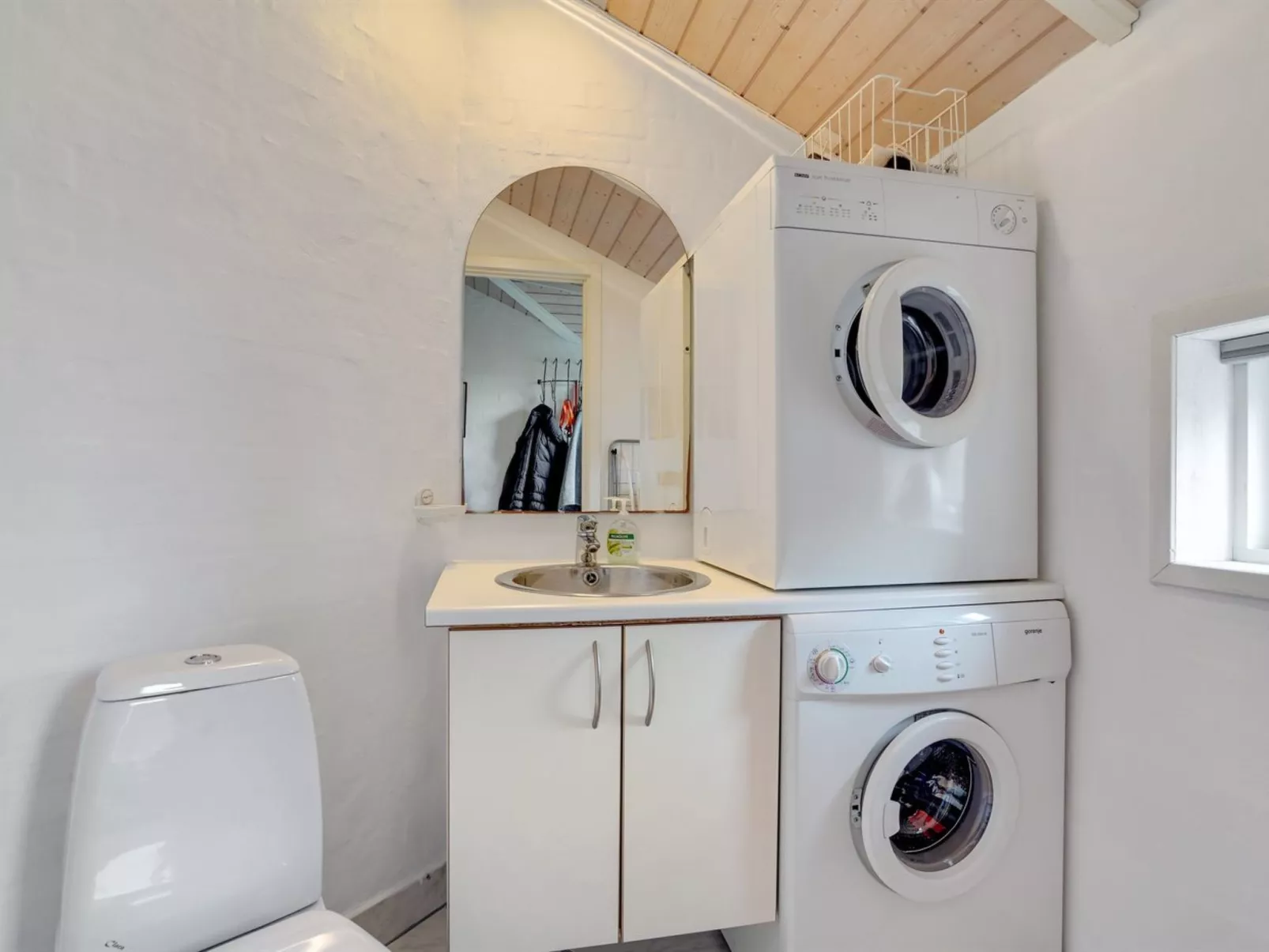 "Patrick" - 300m from the sea-Binnen