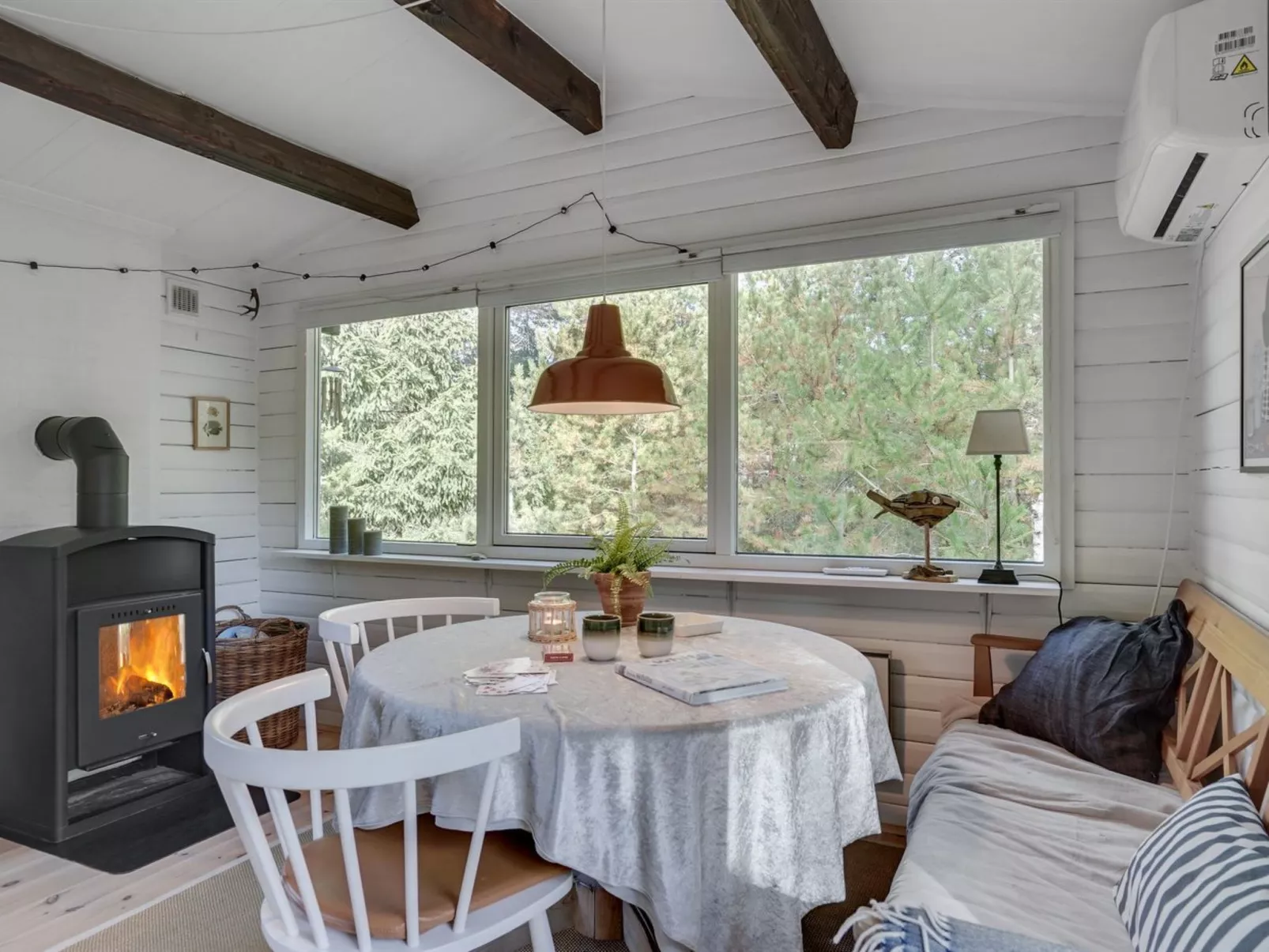 "Susannah" -  from the sea-Binnen