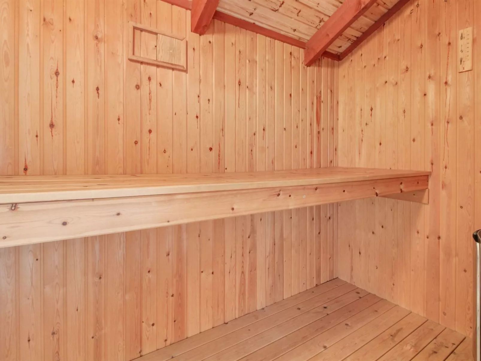 "Lowe" -  from the sea-Binnen