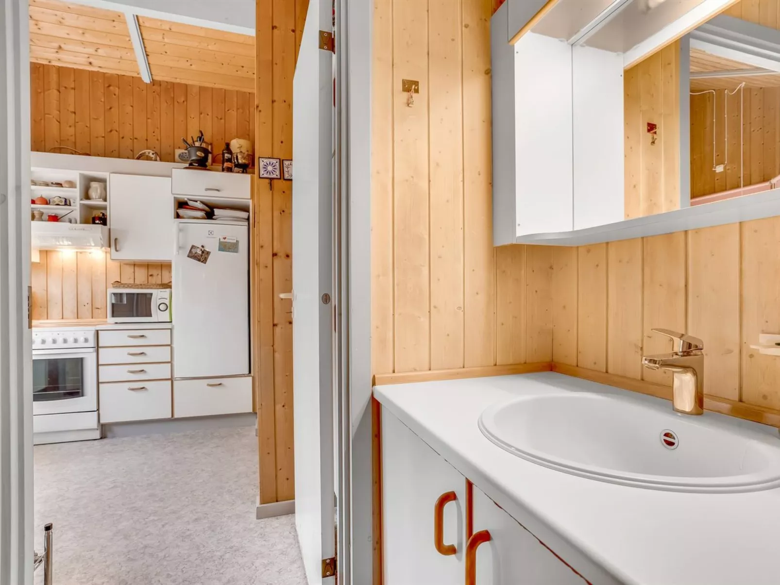 "Eeva" - 900m from the sea-Binnen