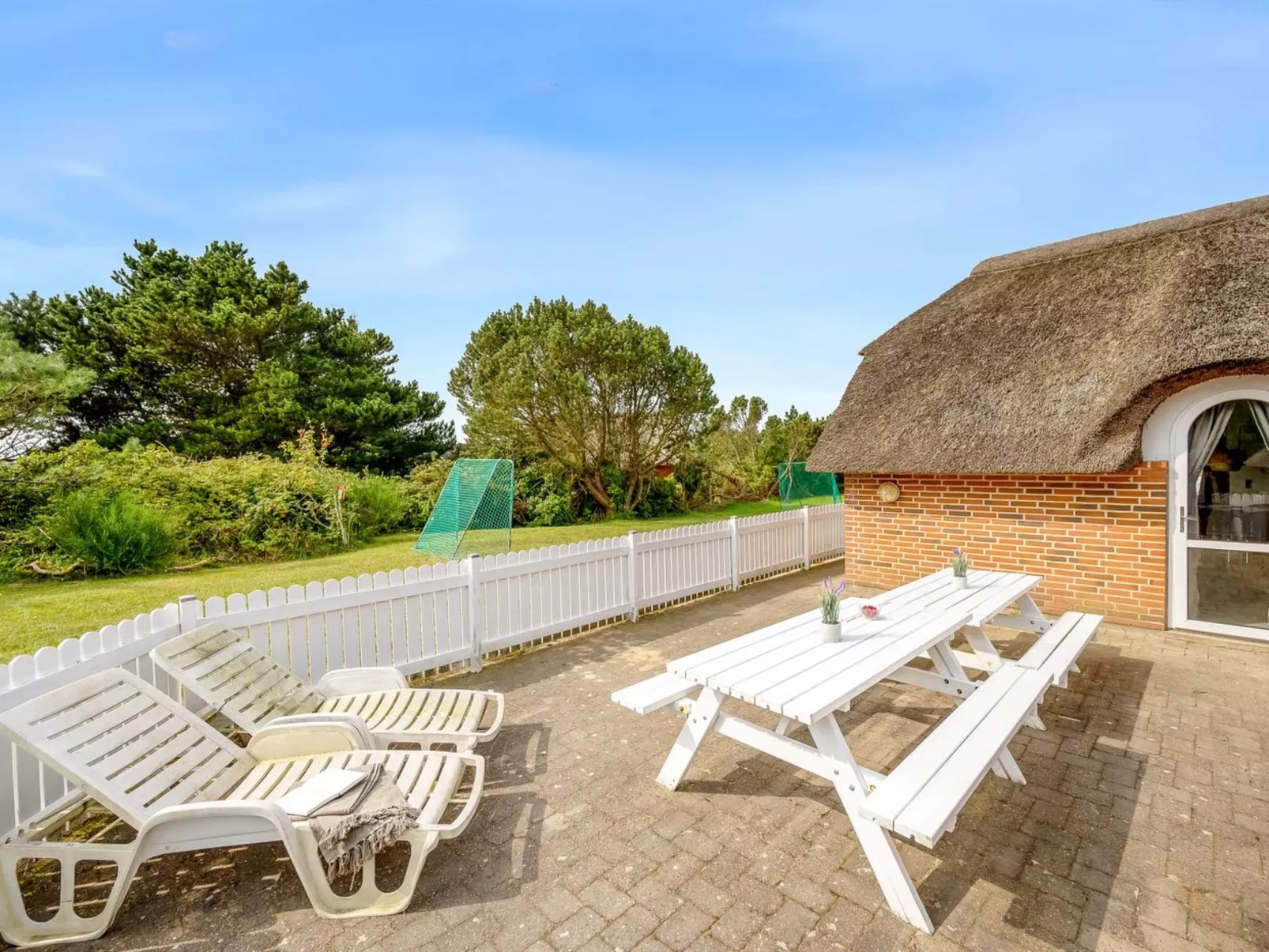 "Severine" -  from the sea-Buiten