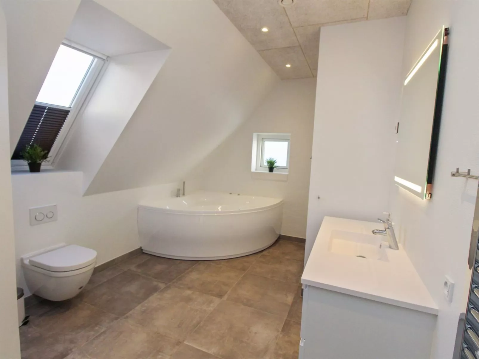 "Halldis" - 600m from the sea-Binnen