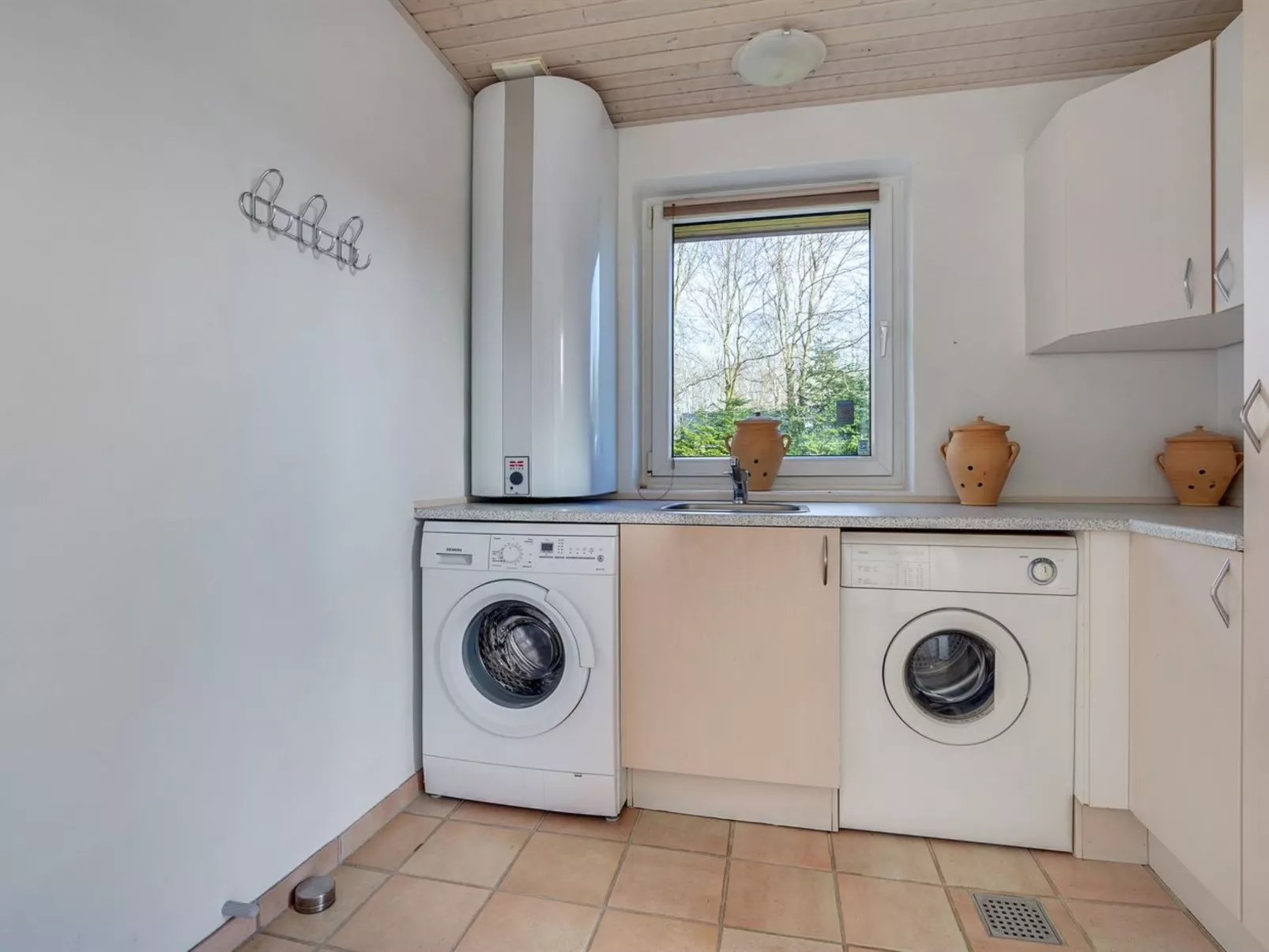 "Wyatt" - 30km from the sea-Binnen