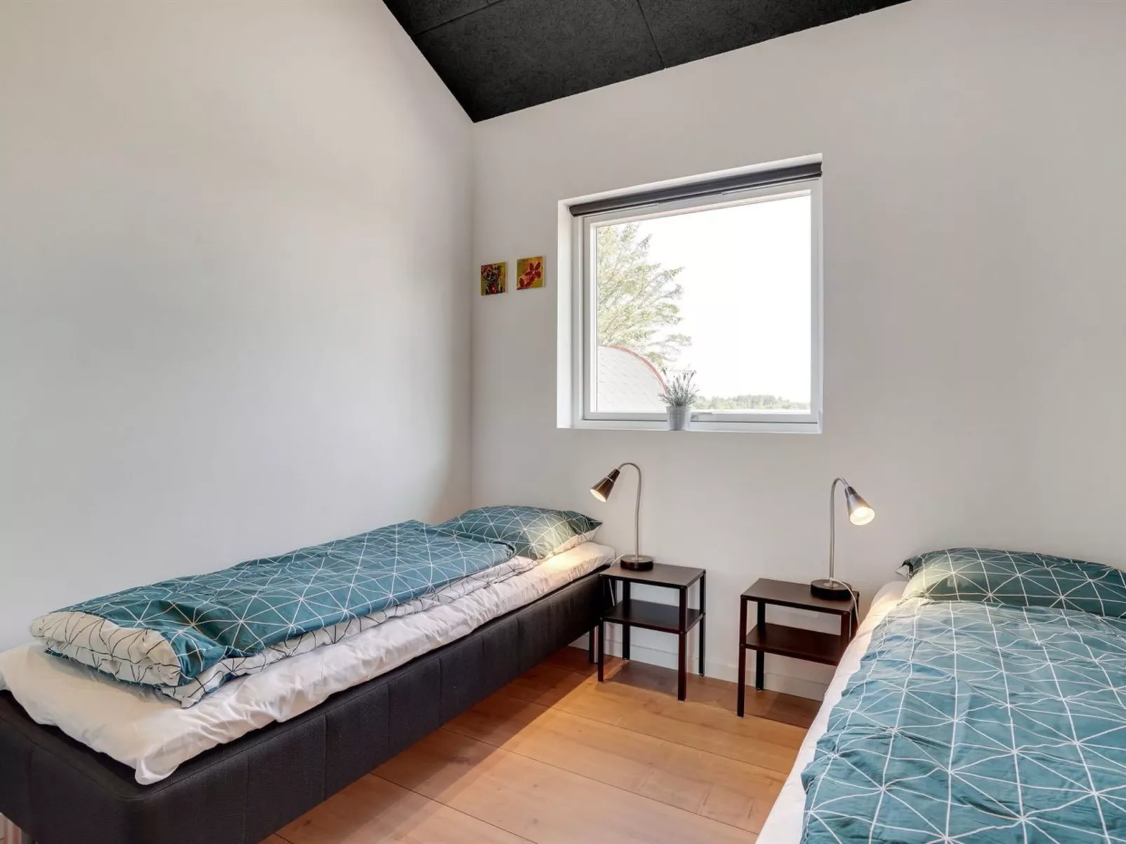 "Moreen" - 1.5km from the sea-Binnen