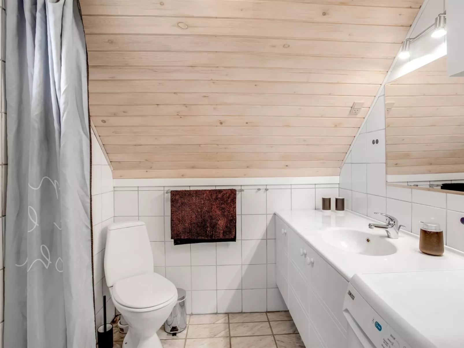 "Siouxsie" - 500m from the sea-Binnen