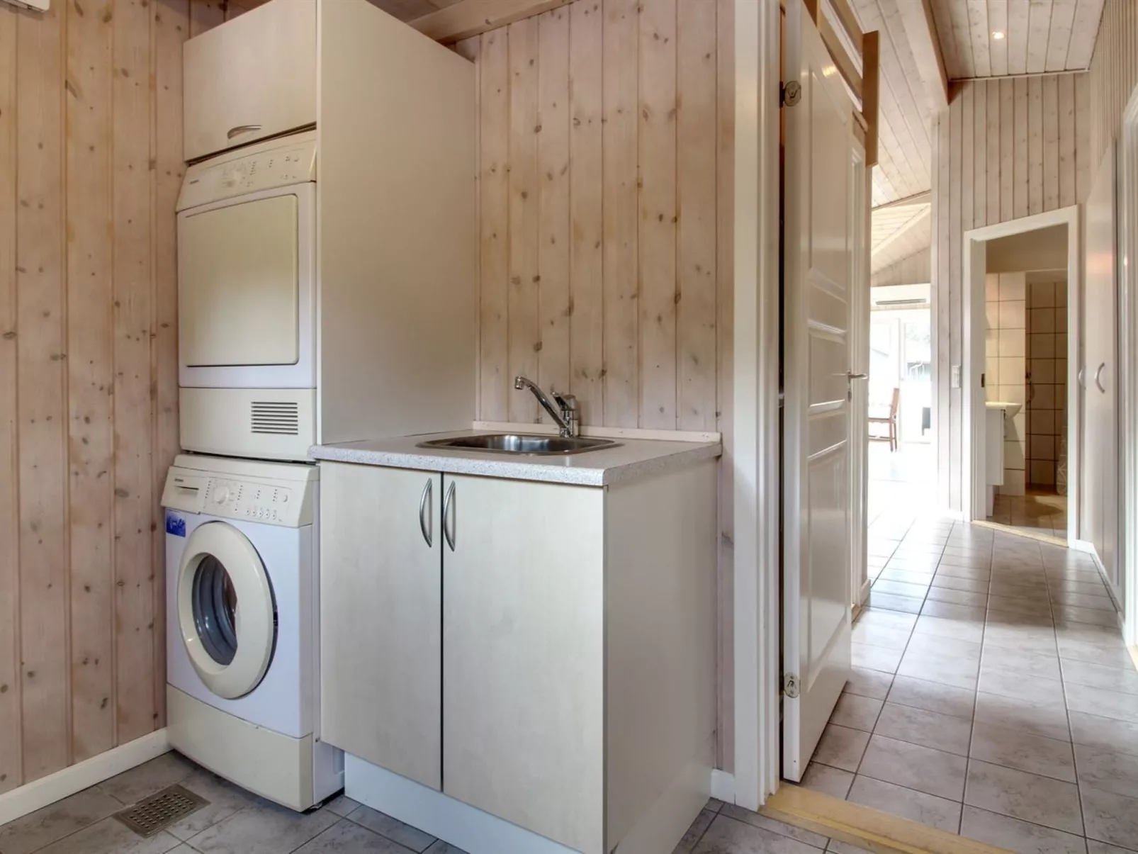 "Taisto" - 1.8km from the sea-Binnen