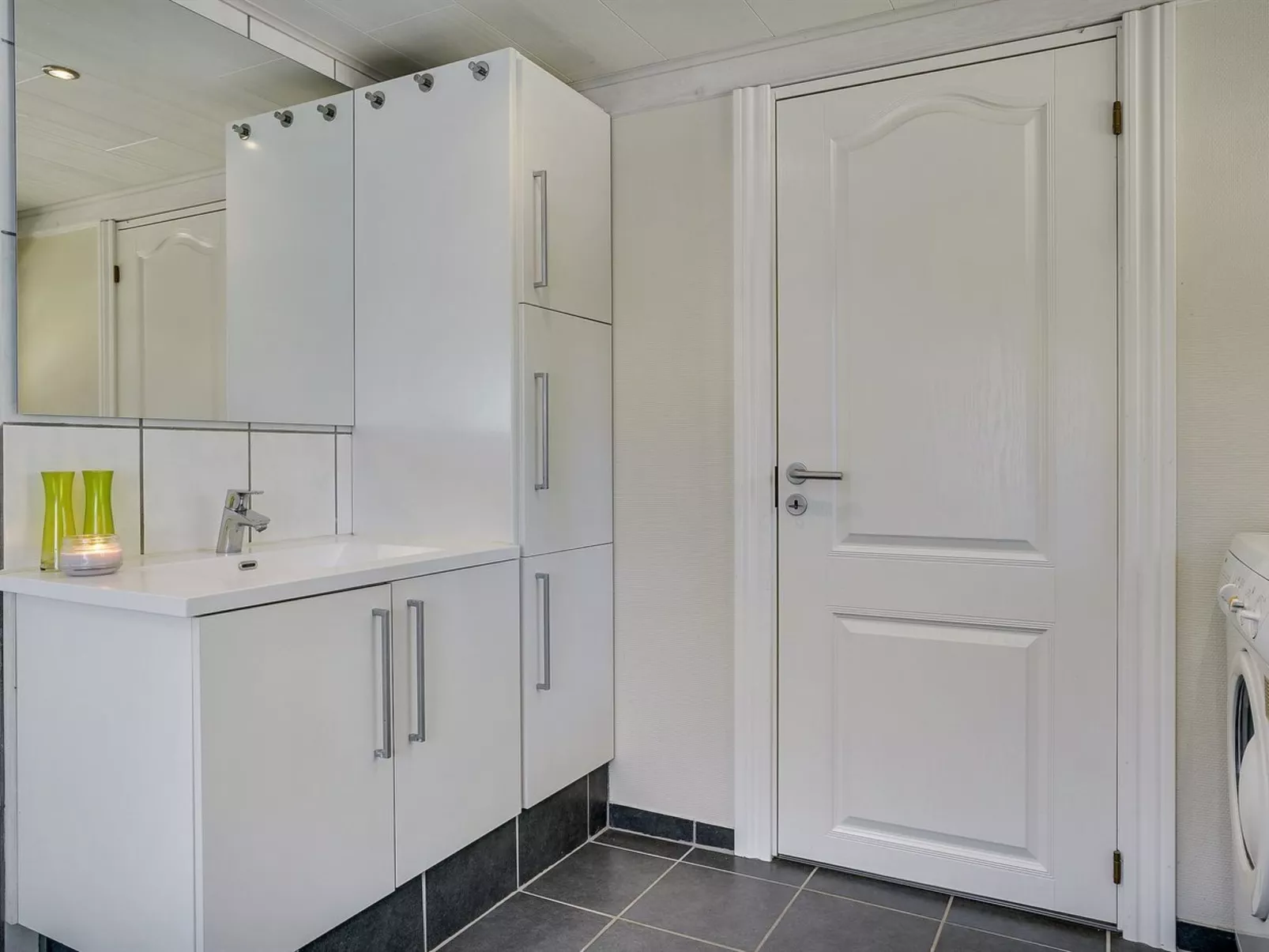 "Gudmund" - 3.9km from the sea-Binnen