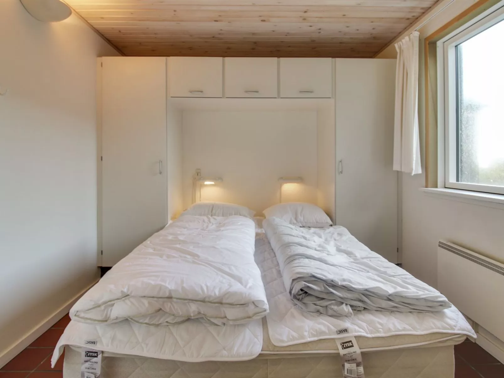 "Ronia" - 100m from the sea-Binnen