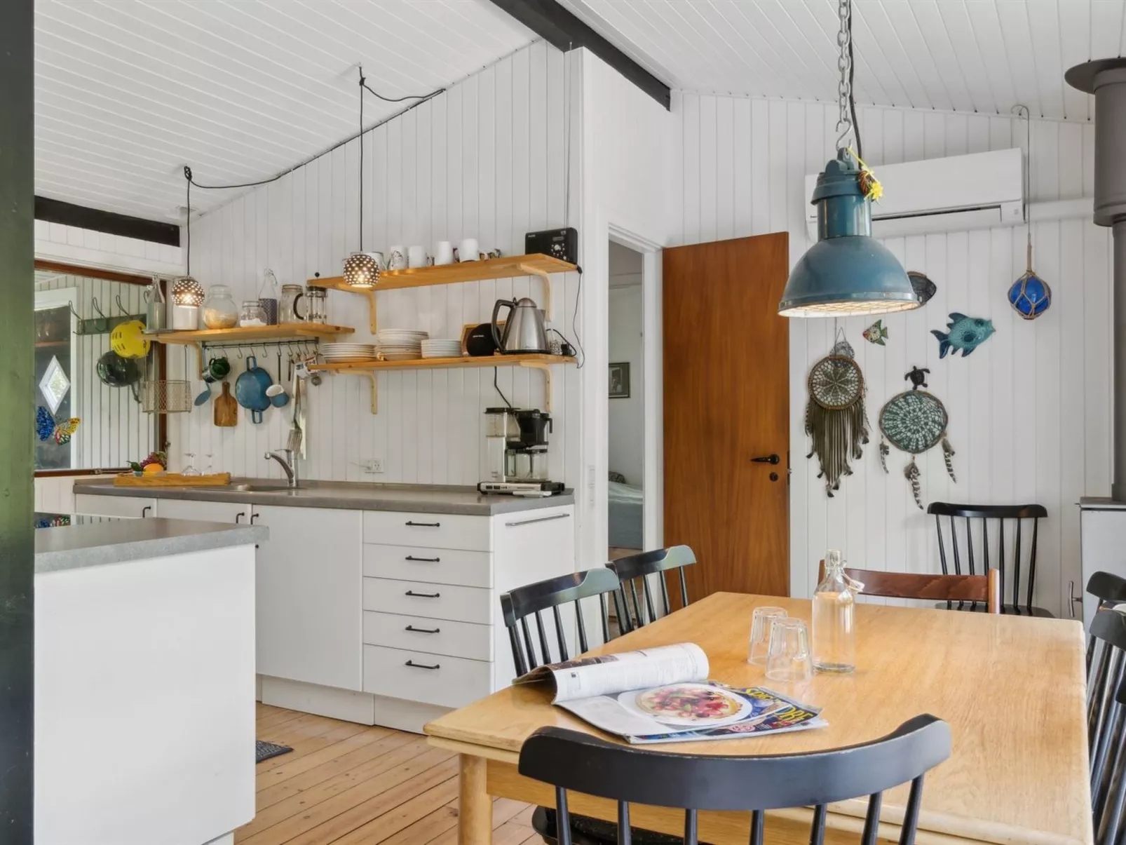 "Sarah" - 500m from the sea-Binnen