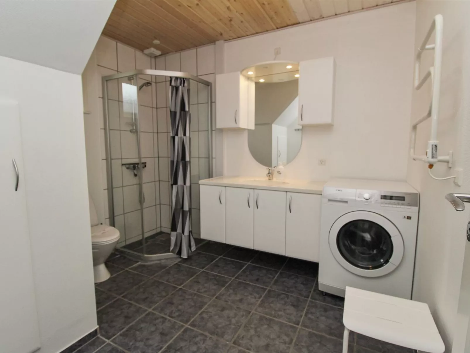 "Frænde" - 600m from the sea-Binnen