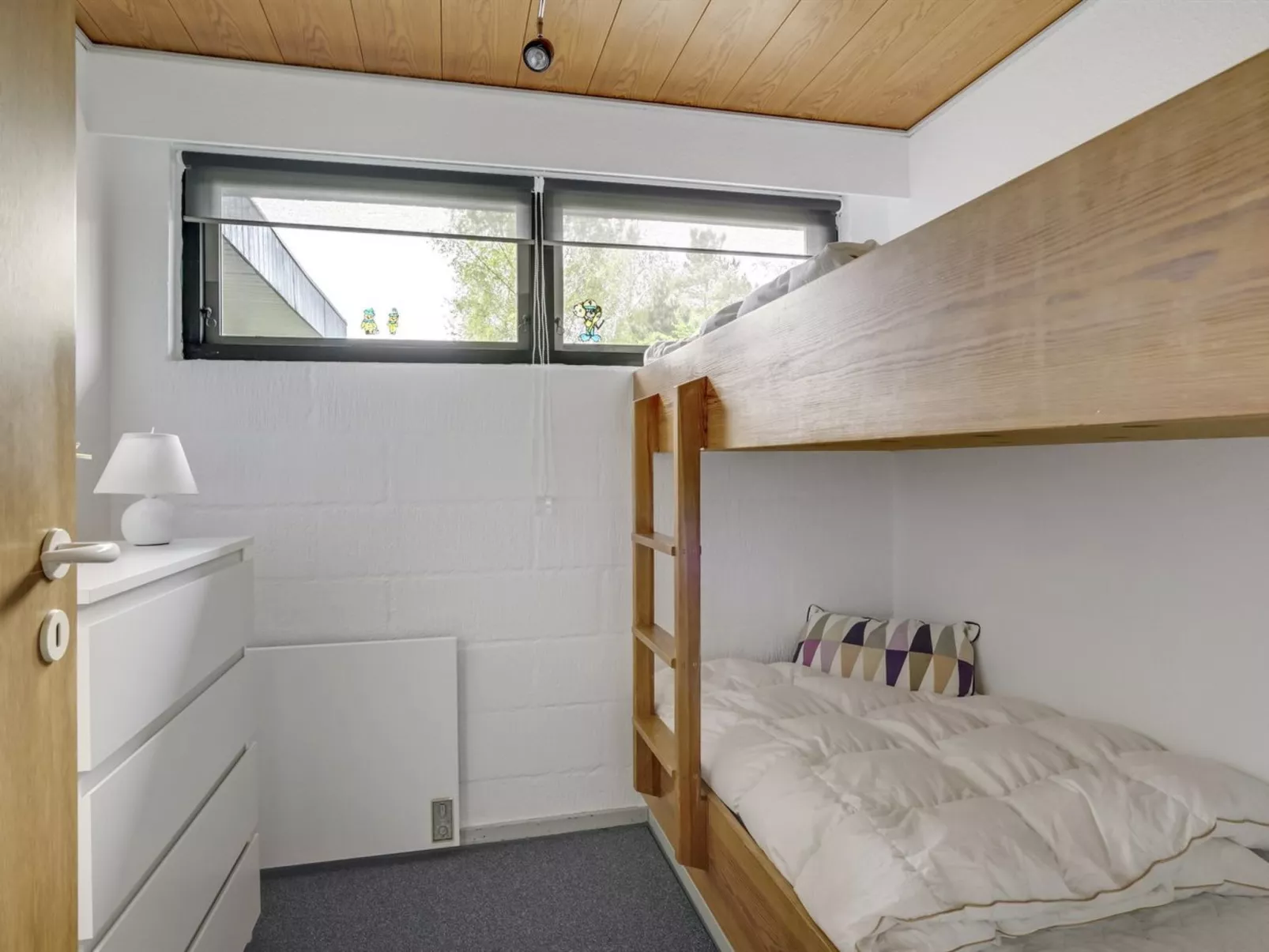 "Yak" - 350m from the sea-Binnen