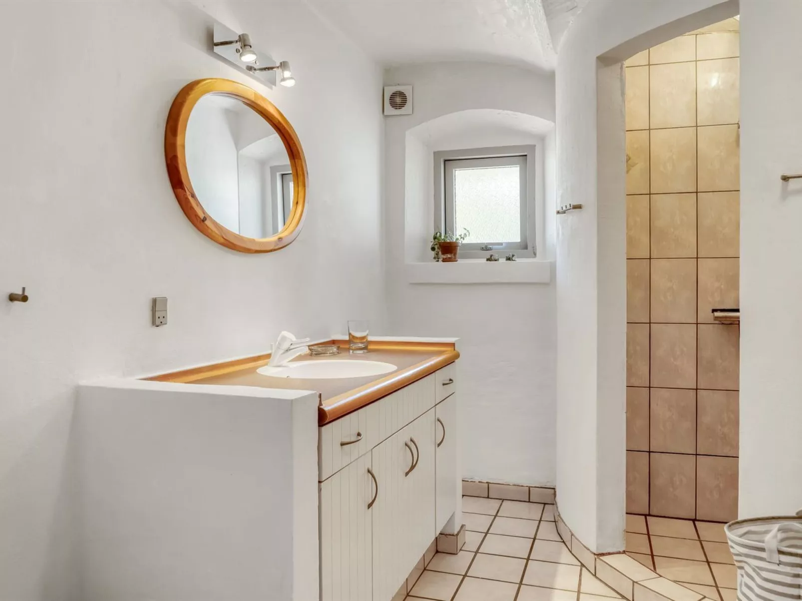 "Rebecca" - 1.5km from the sea-Binnen