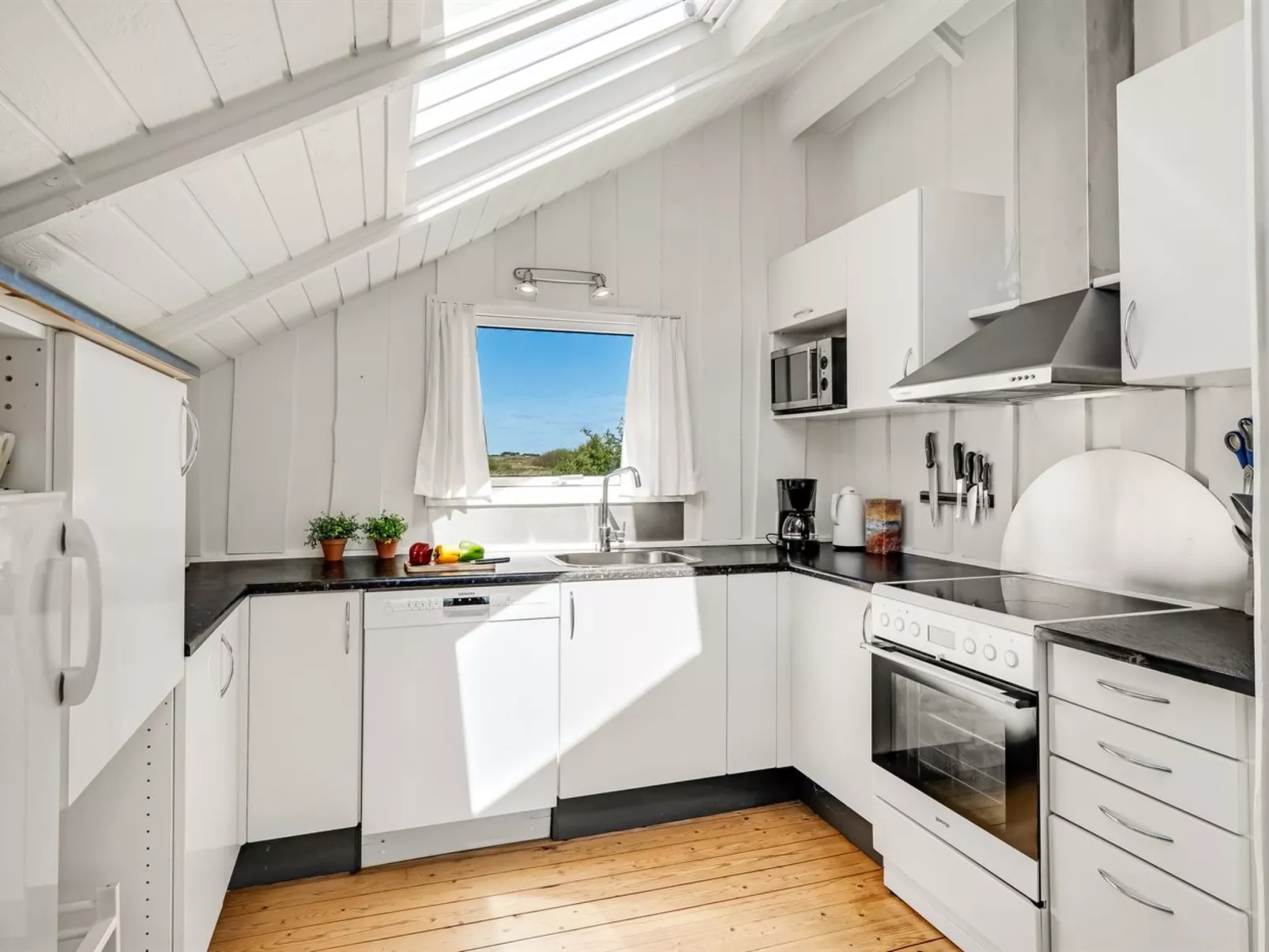 "Maxie" - 1.2km from the sea-Binnen