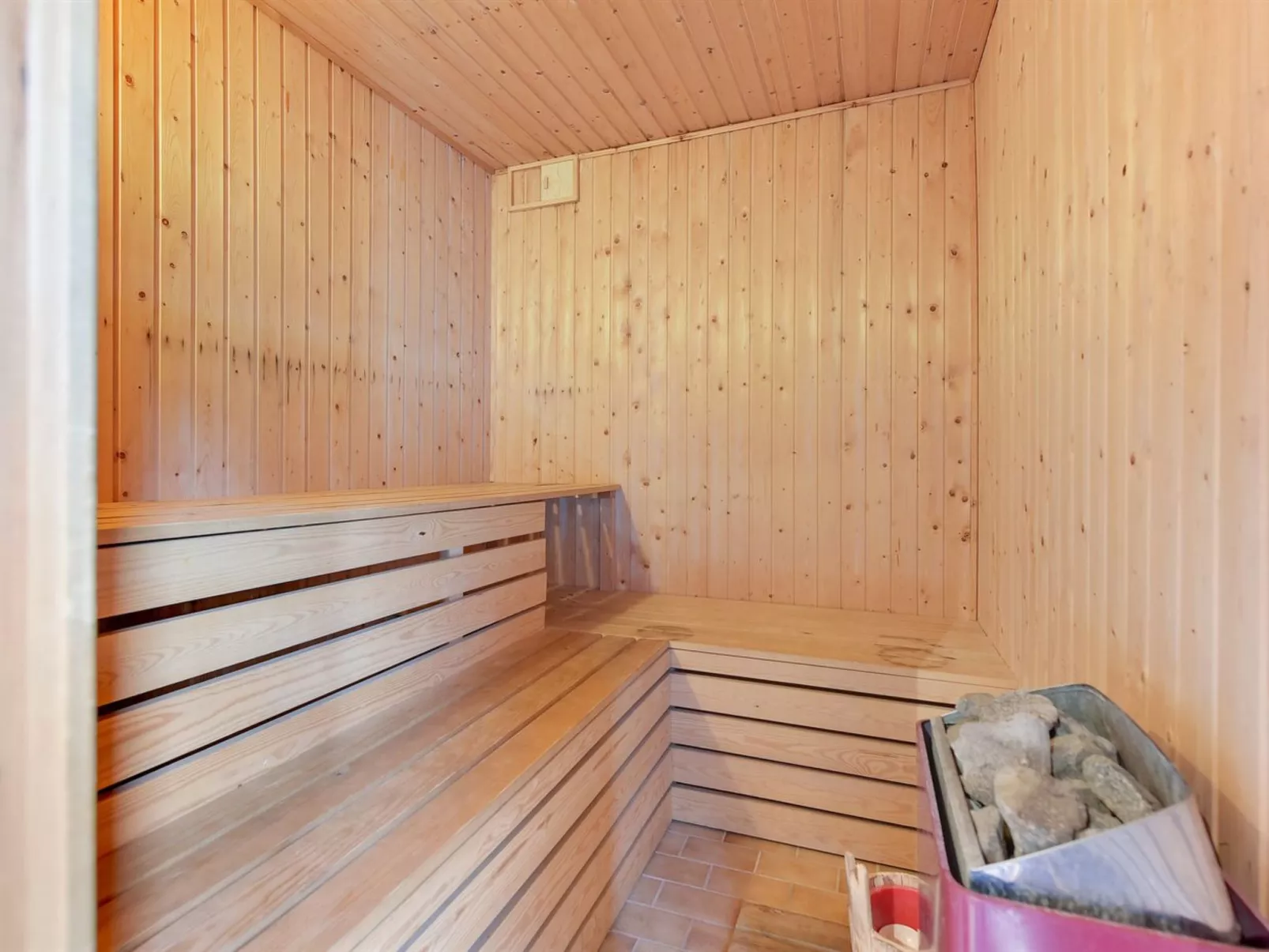 "Sella" - 500m from the sea-Binnen