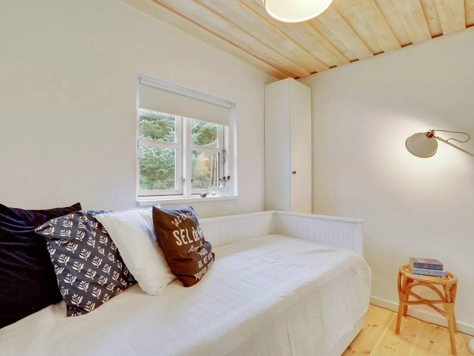 "Meindor" - 350m from the sea-Binnen