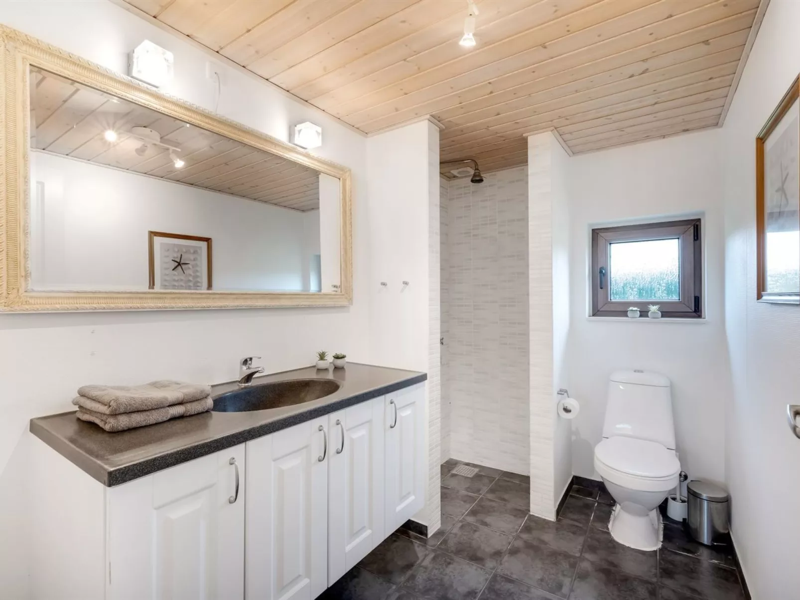 "Silvia" - 300m to the fjord-Binnen