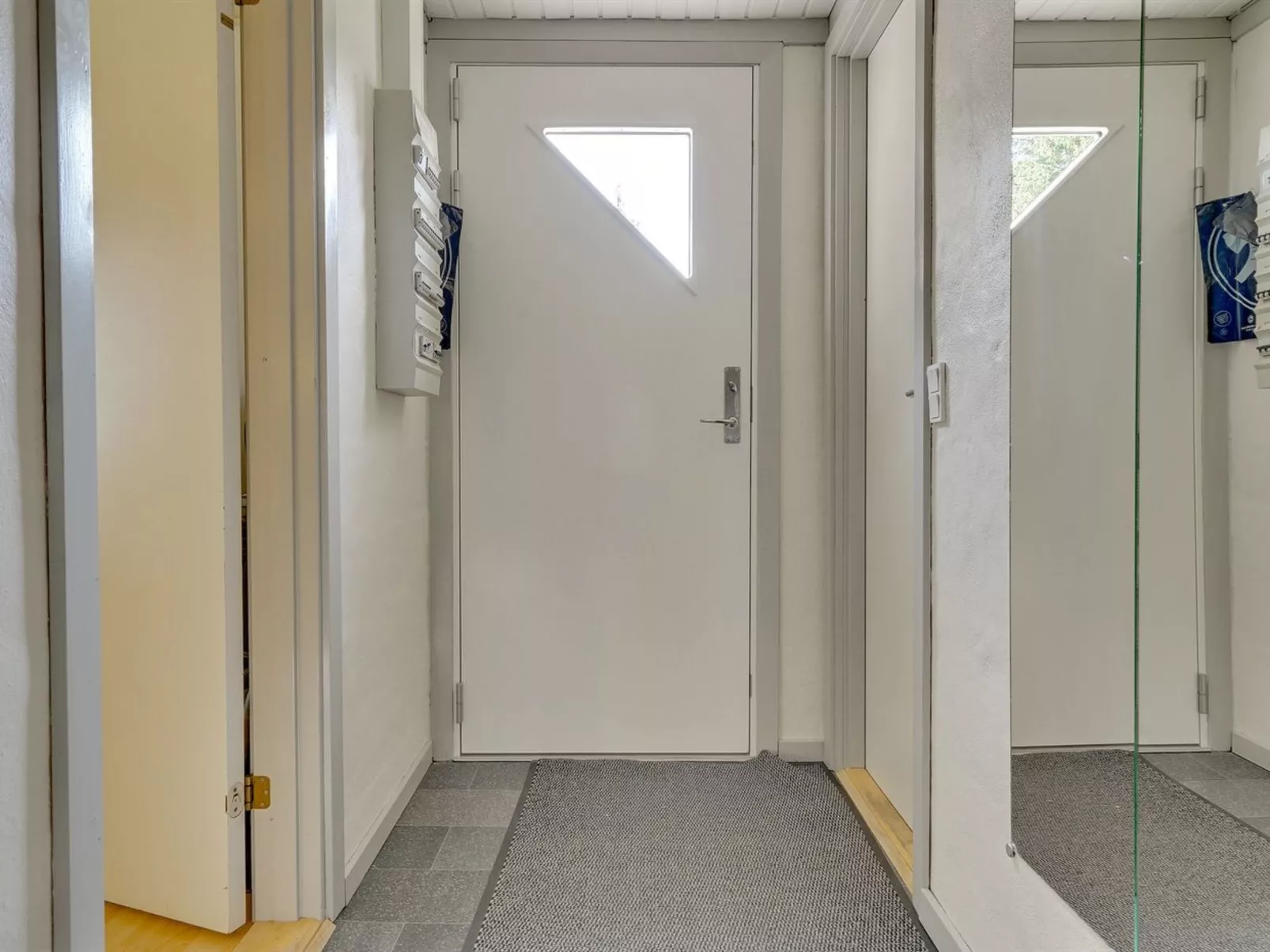 "Sora" - 2km from the sea-Binnen