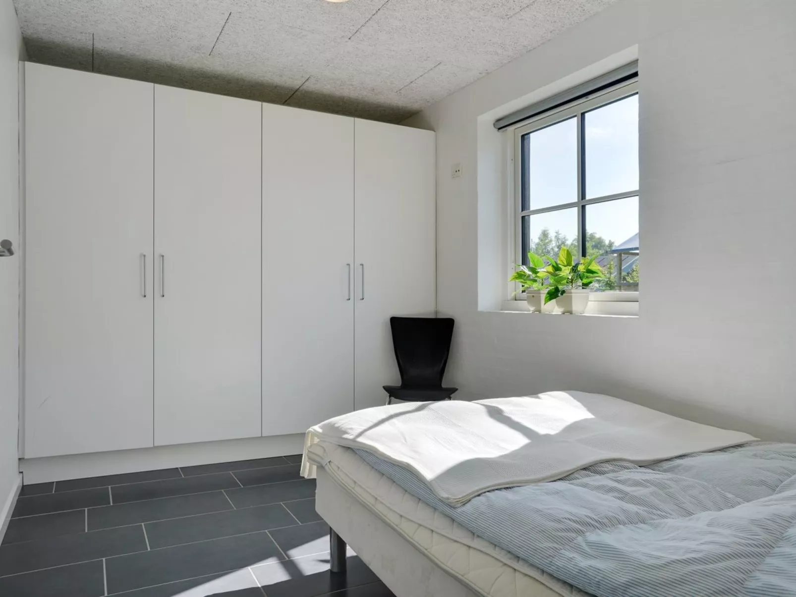 "Aimy" - 350m from the sea-Binnen