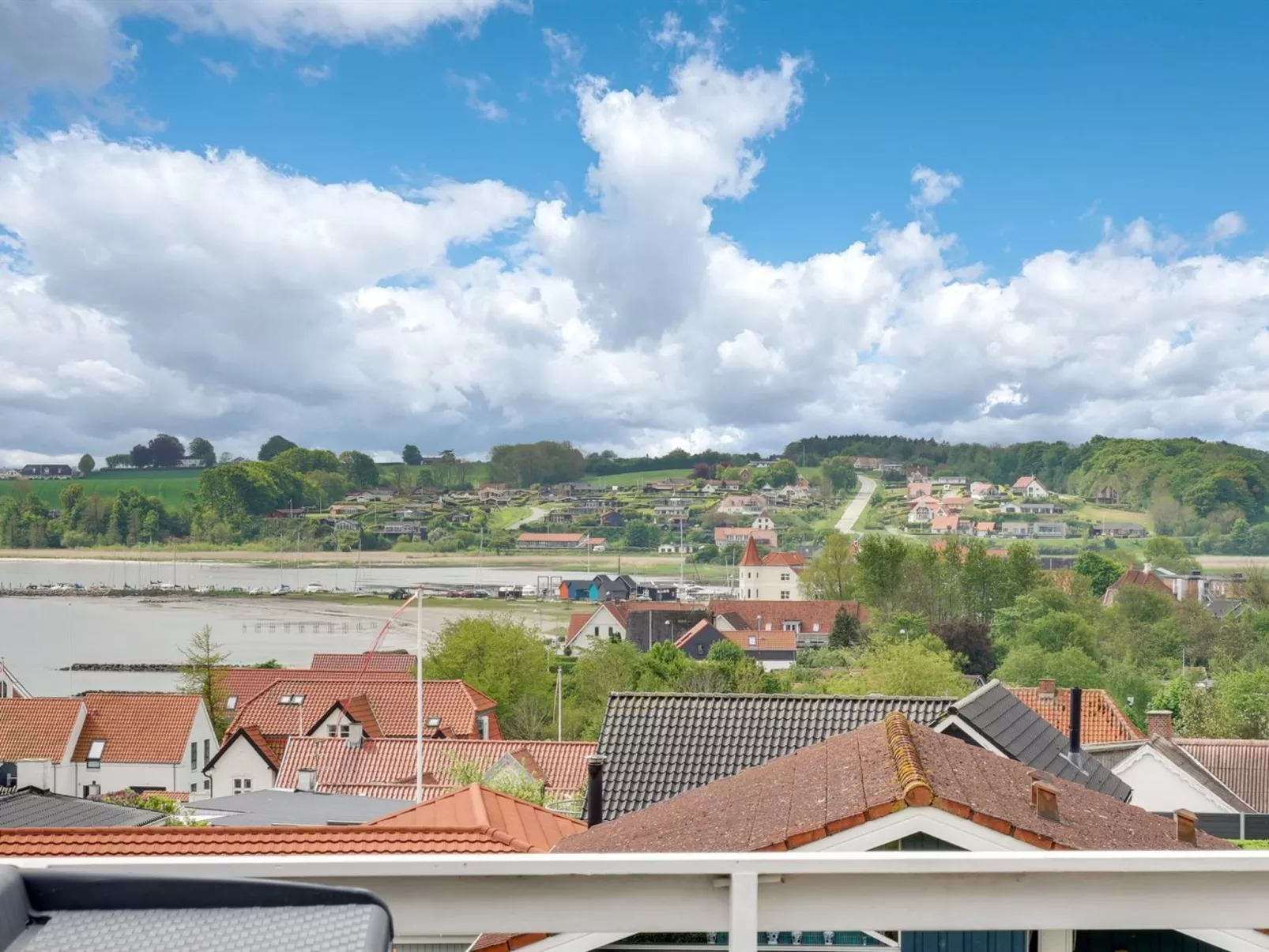 "Heimeram" - 150m from the sea-Buiten