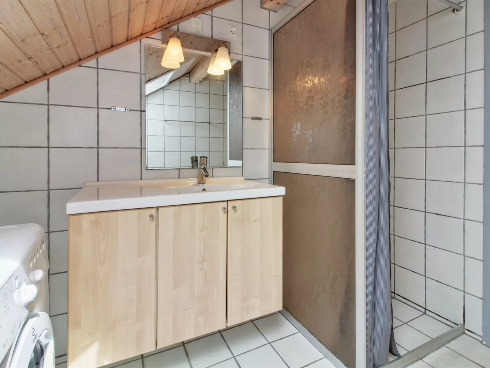 "Rebus" - 2.3km from the sea - Binnen