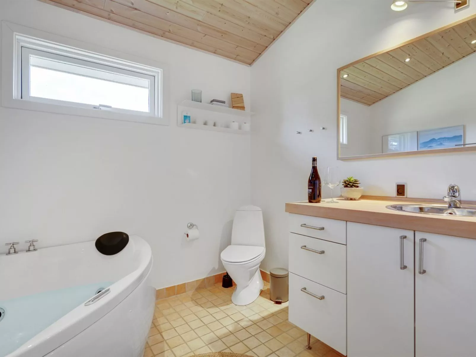 "Veiko" - 1.2km from the sea-Binnen