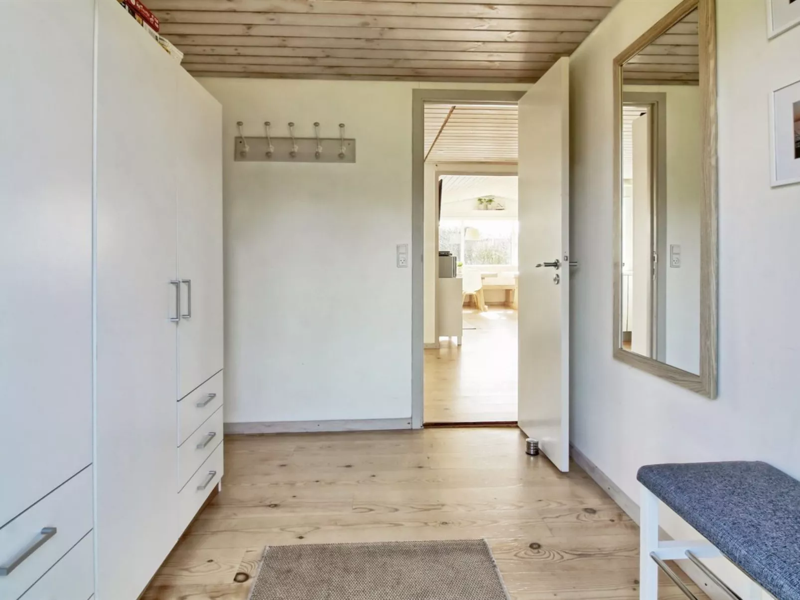 "Lisabeth" - 250m from the sea-Binnen