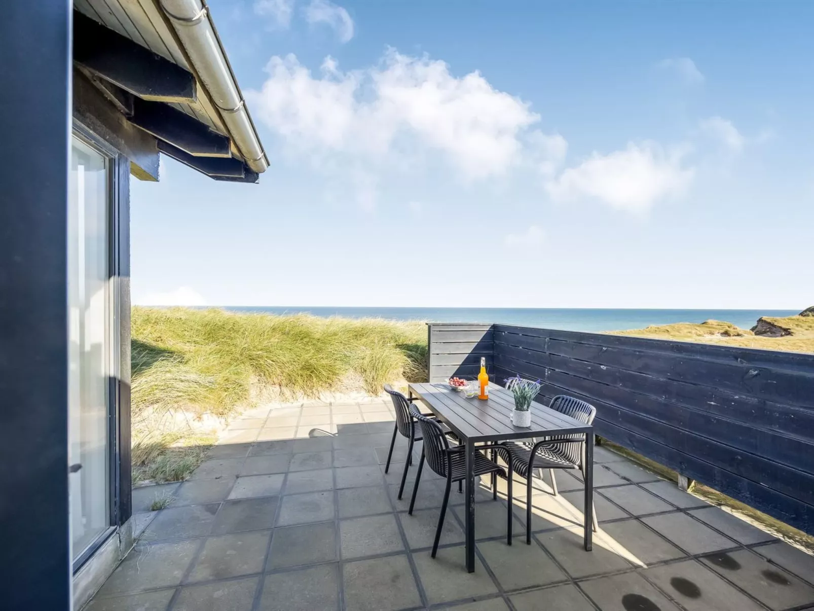 "Antonie" - 95m from the sea-Buiten