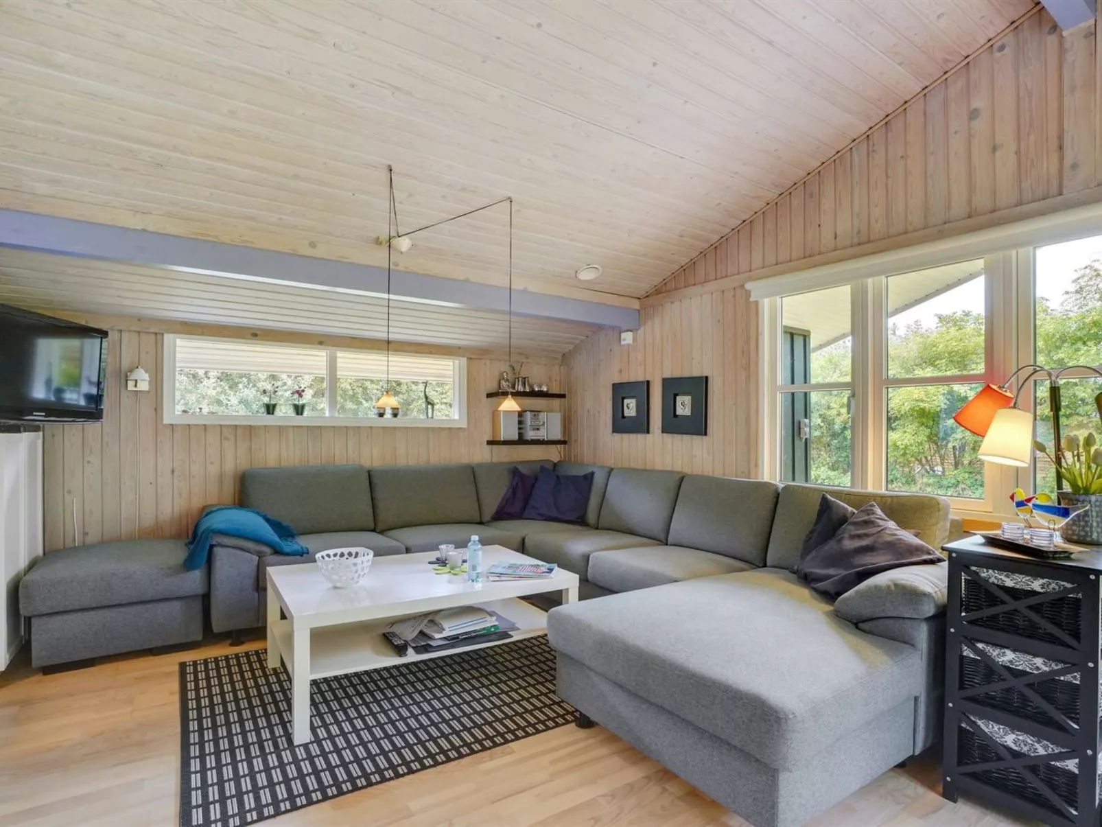 "Dali" - 400m to the fjord-Binnen