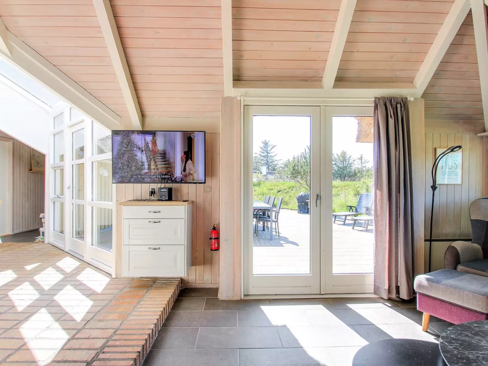 "Annalise" - 1km from the sea-Binnen