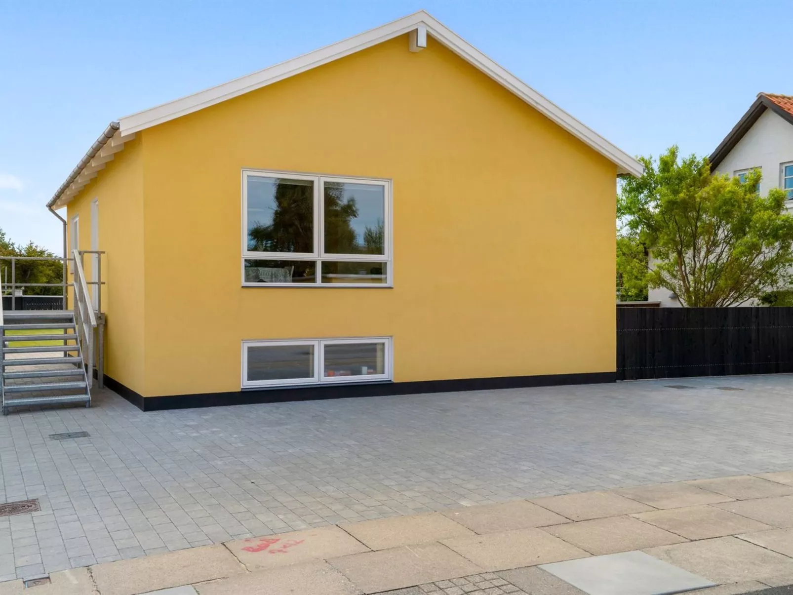 "Teodosij" - 1.1km from the sea-Buiten