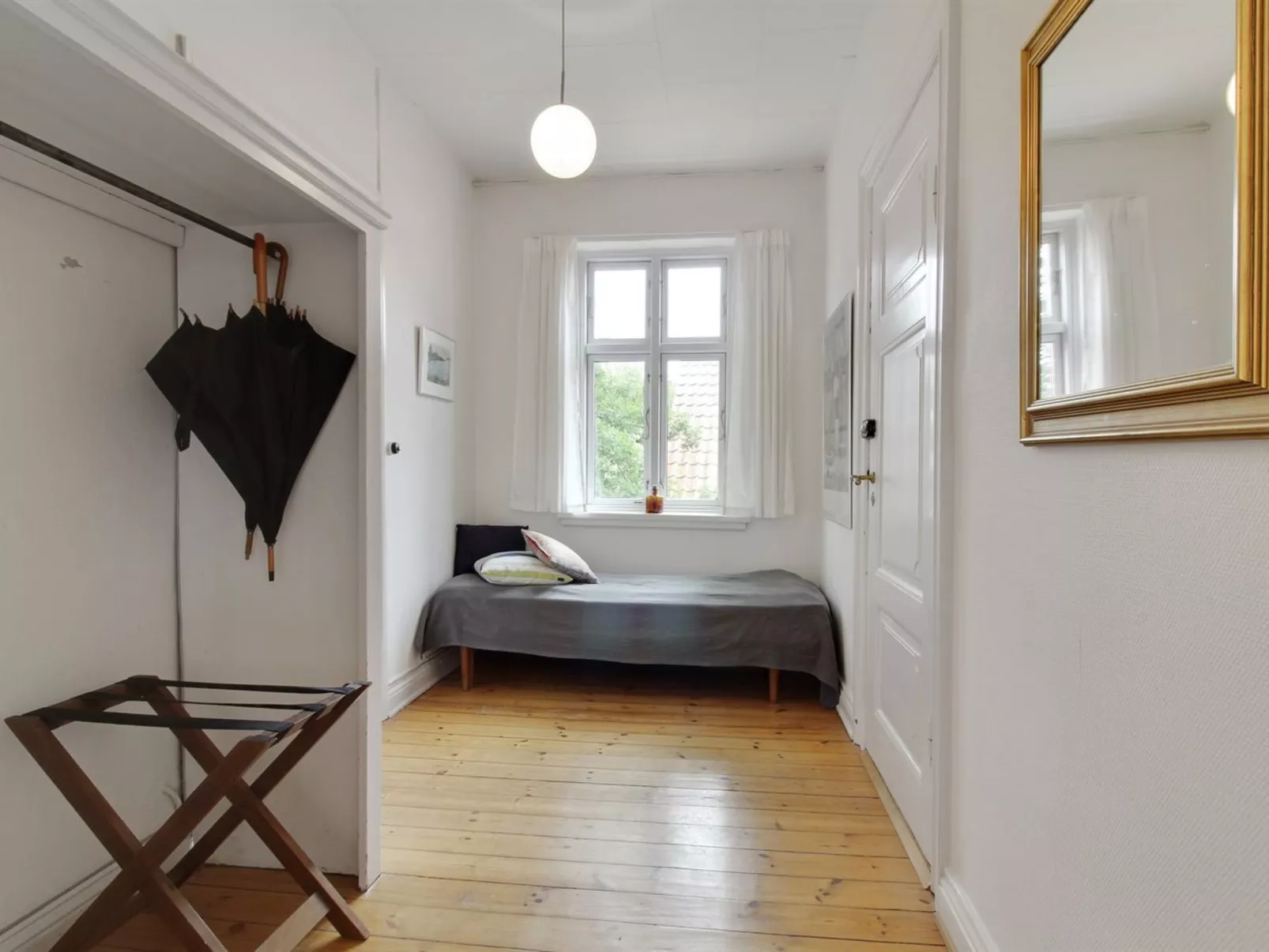 "Gyrth" - 250m from the sea-Binnen