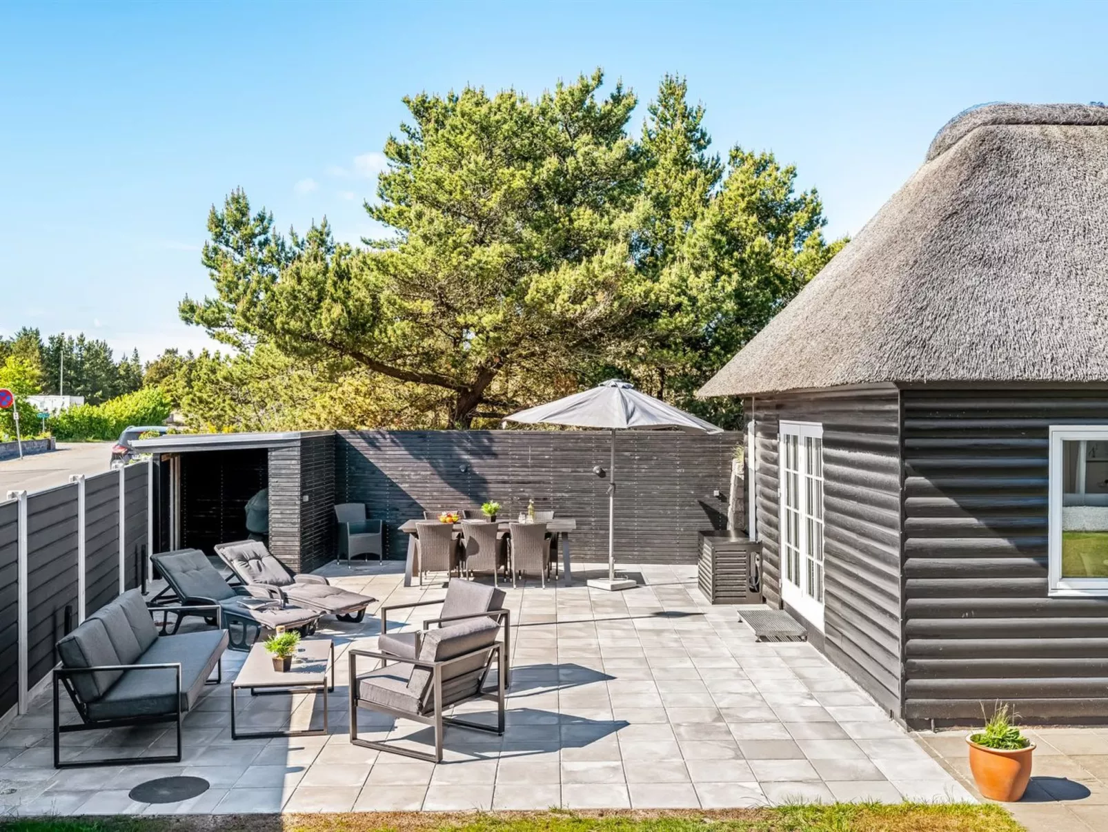 "Aila" - 1.4km from the sea-Buiten