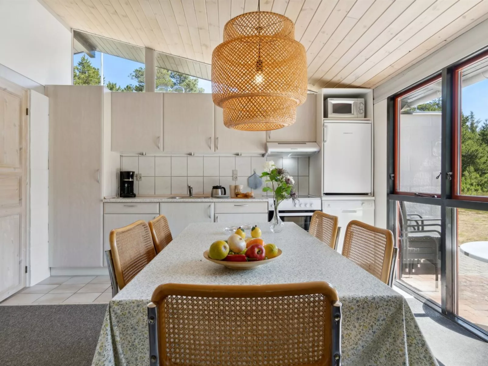 "Nila" - 750m from the sea-Binnen