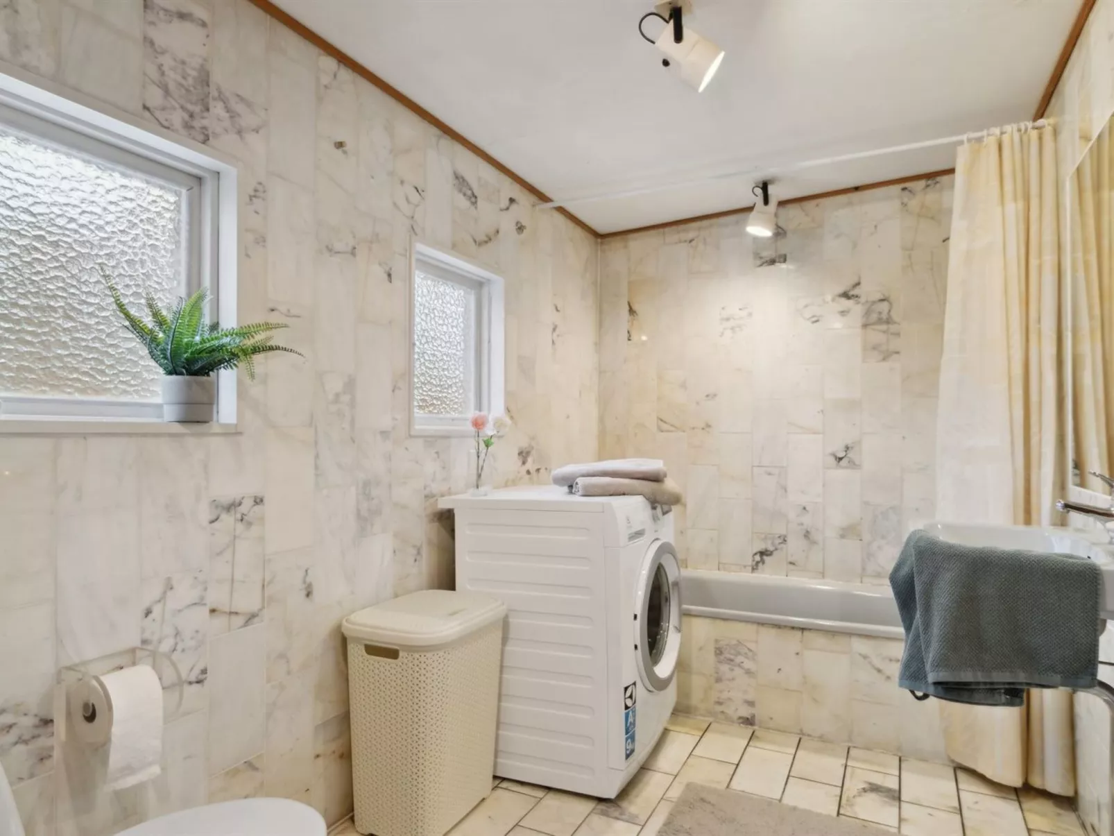 "Guthbrand" - 900m from the sea-Binnen