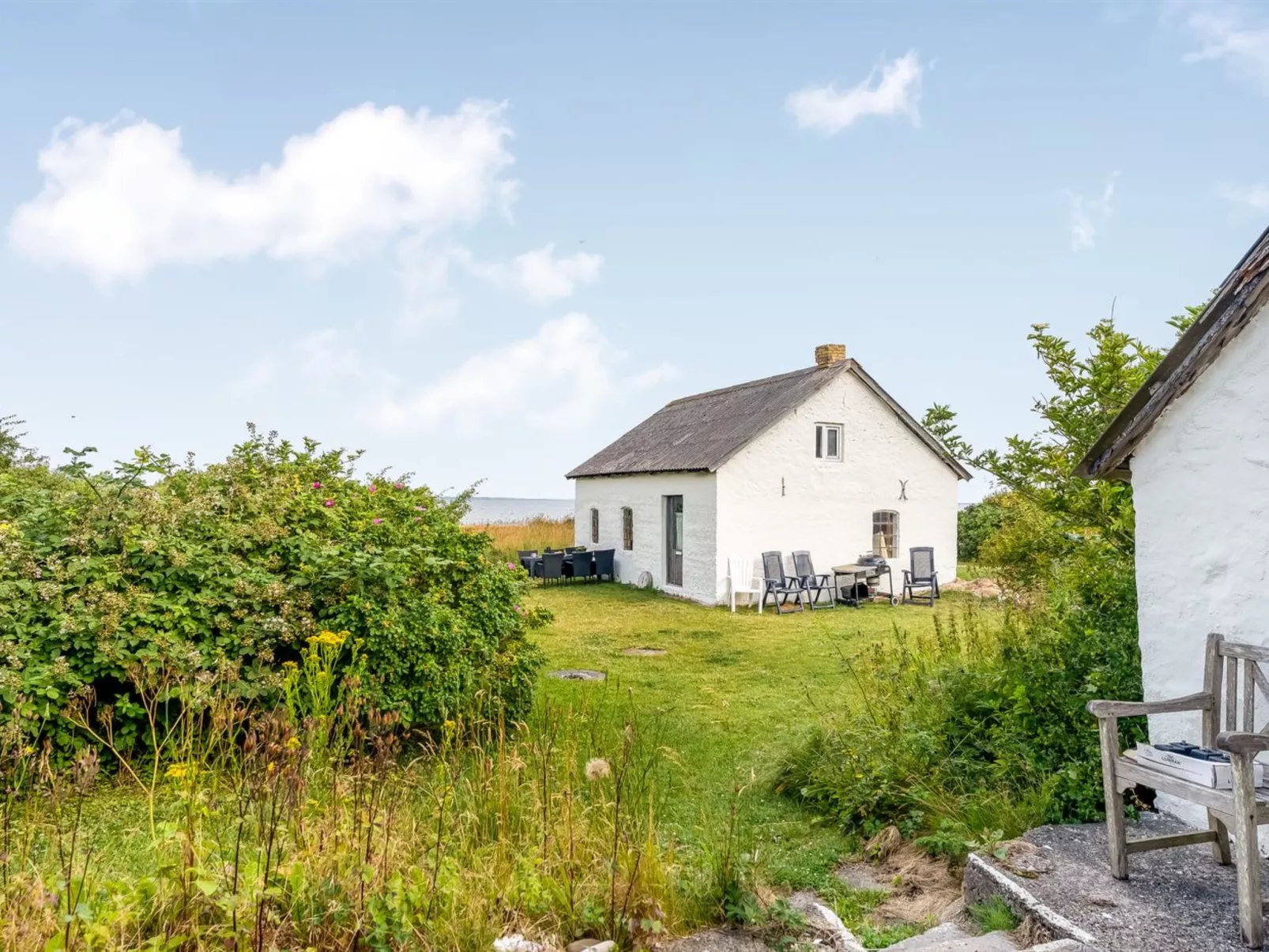 "Agrippa" - 30m to the fjord-Buiten