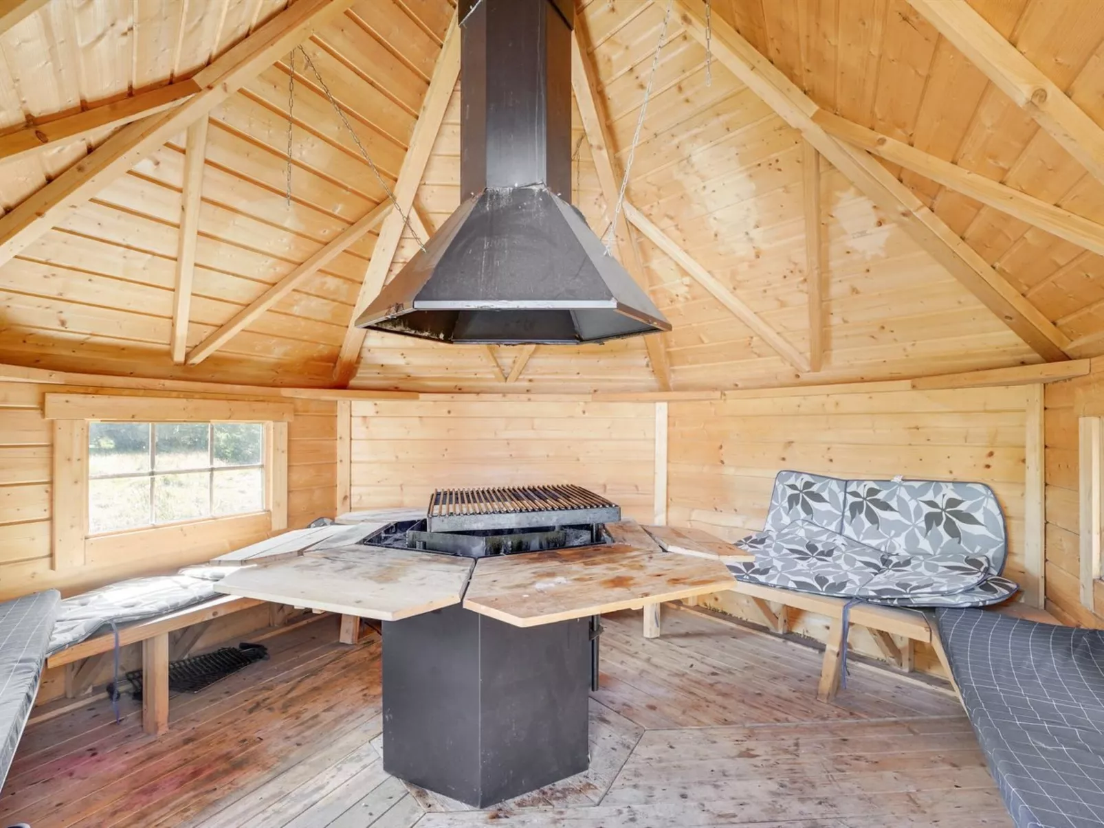 "Germund" - 900m from the sea-Binnen