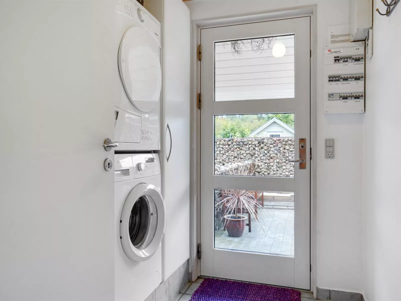 "Henninge" - 300m from the sea-Binnen