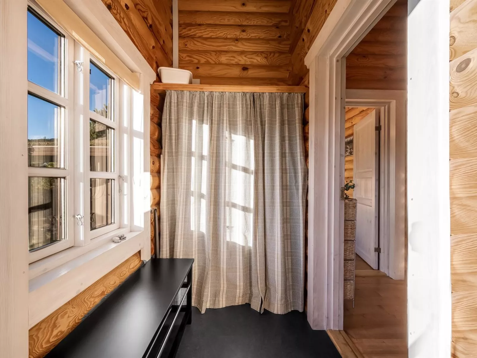 "Rajka" - 300m to the fjord-Binnen