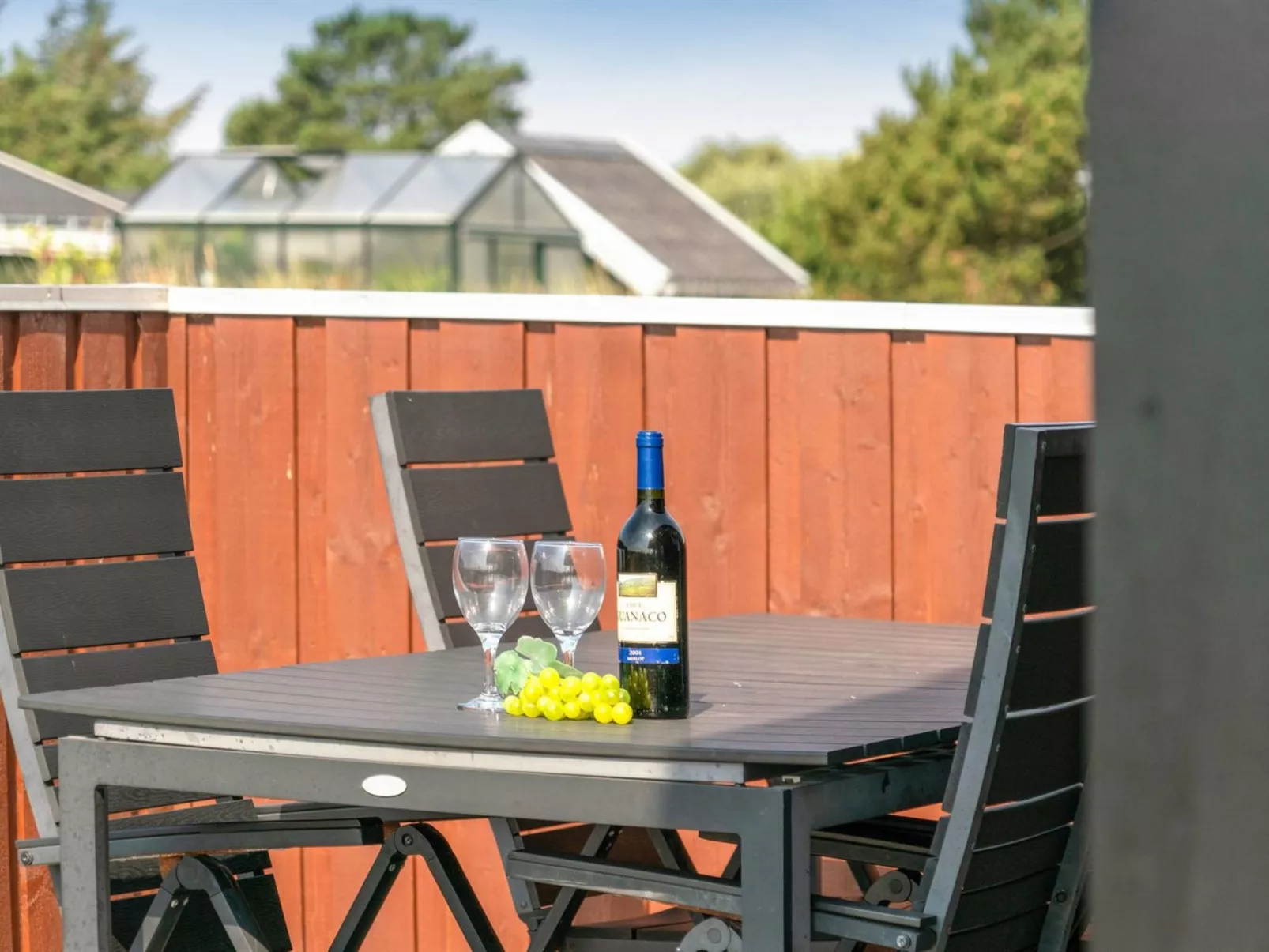 "Tiane" - 800m from the sea-Buiten