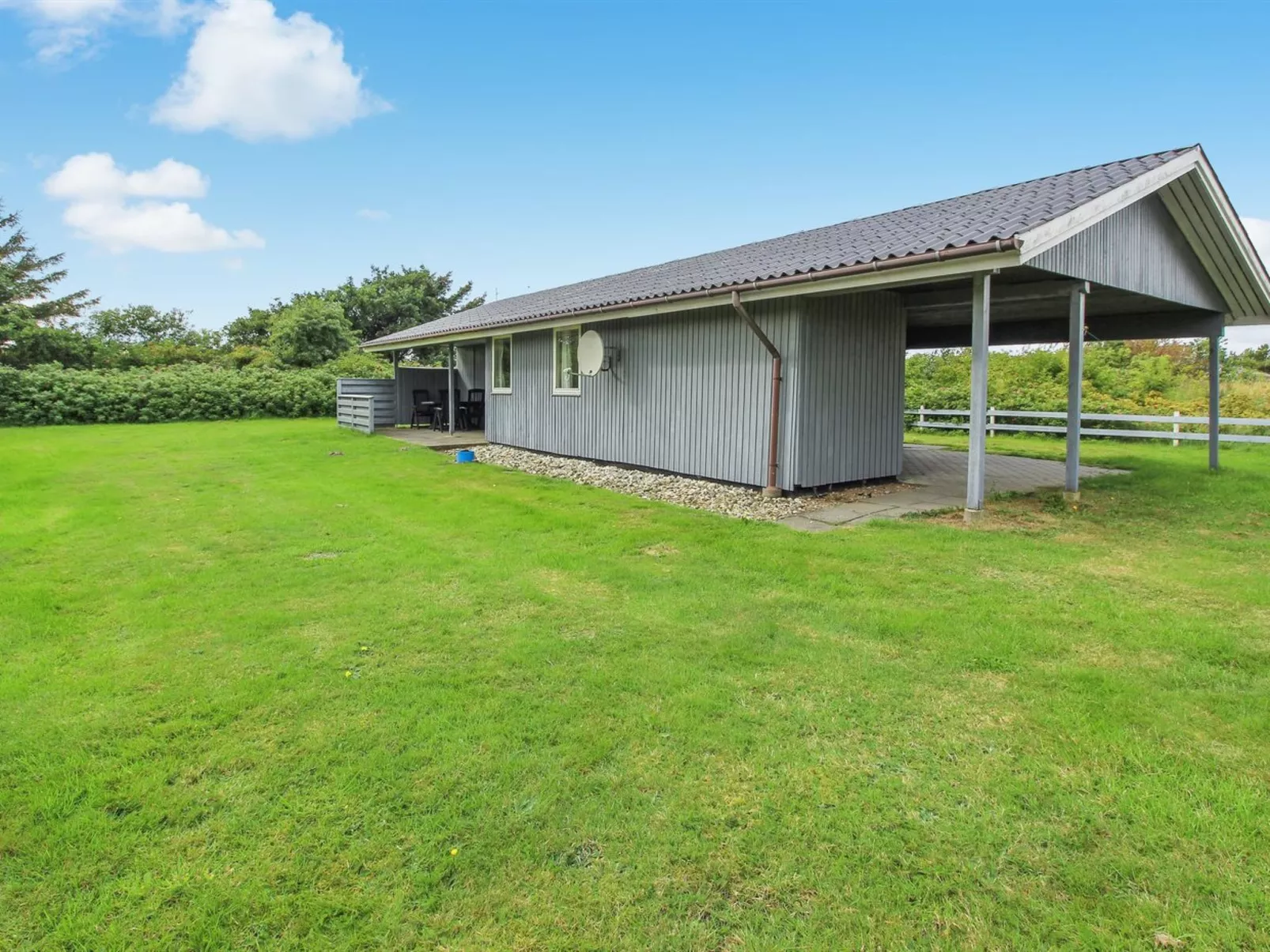 "Holte" - 700m to the fjord-Buiten