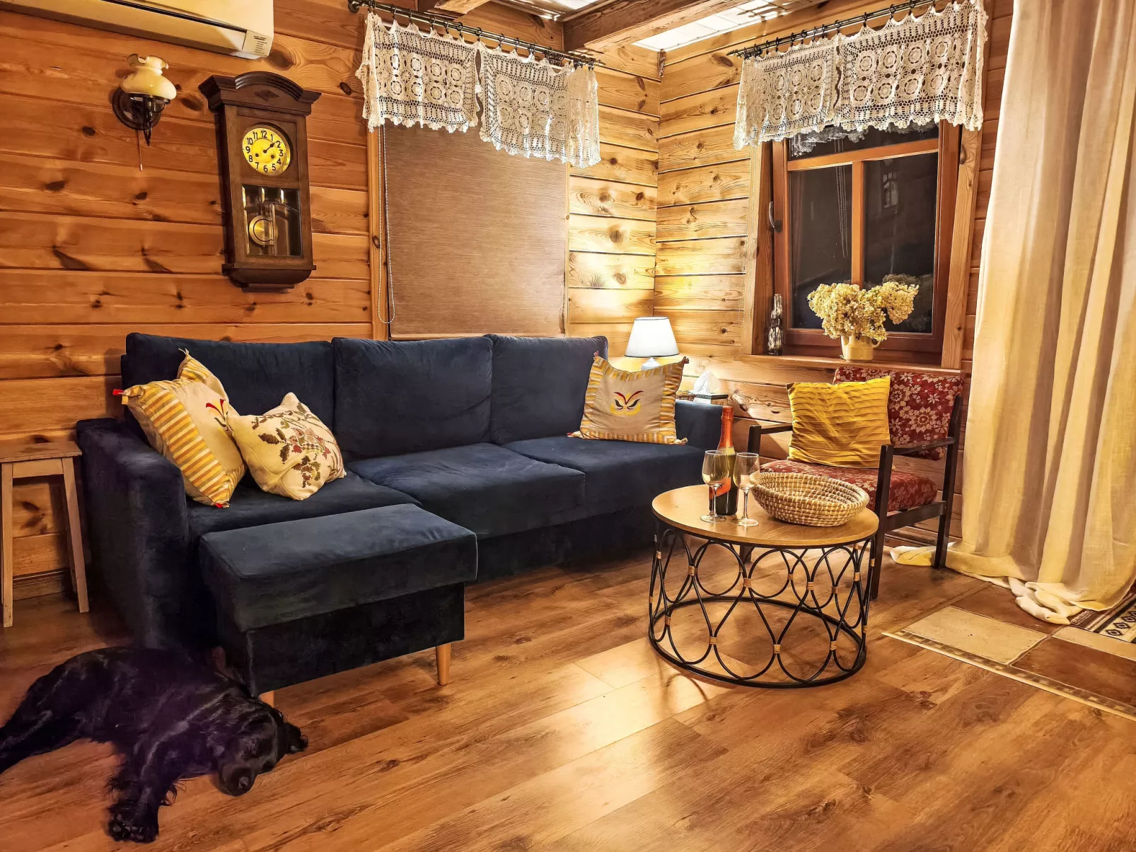 U Prababci Olgi-Binnen