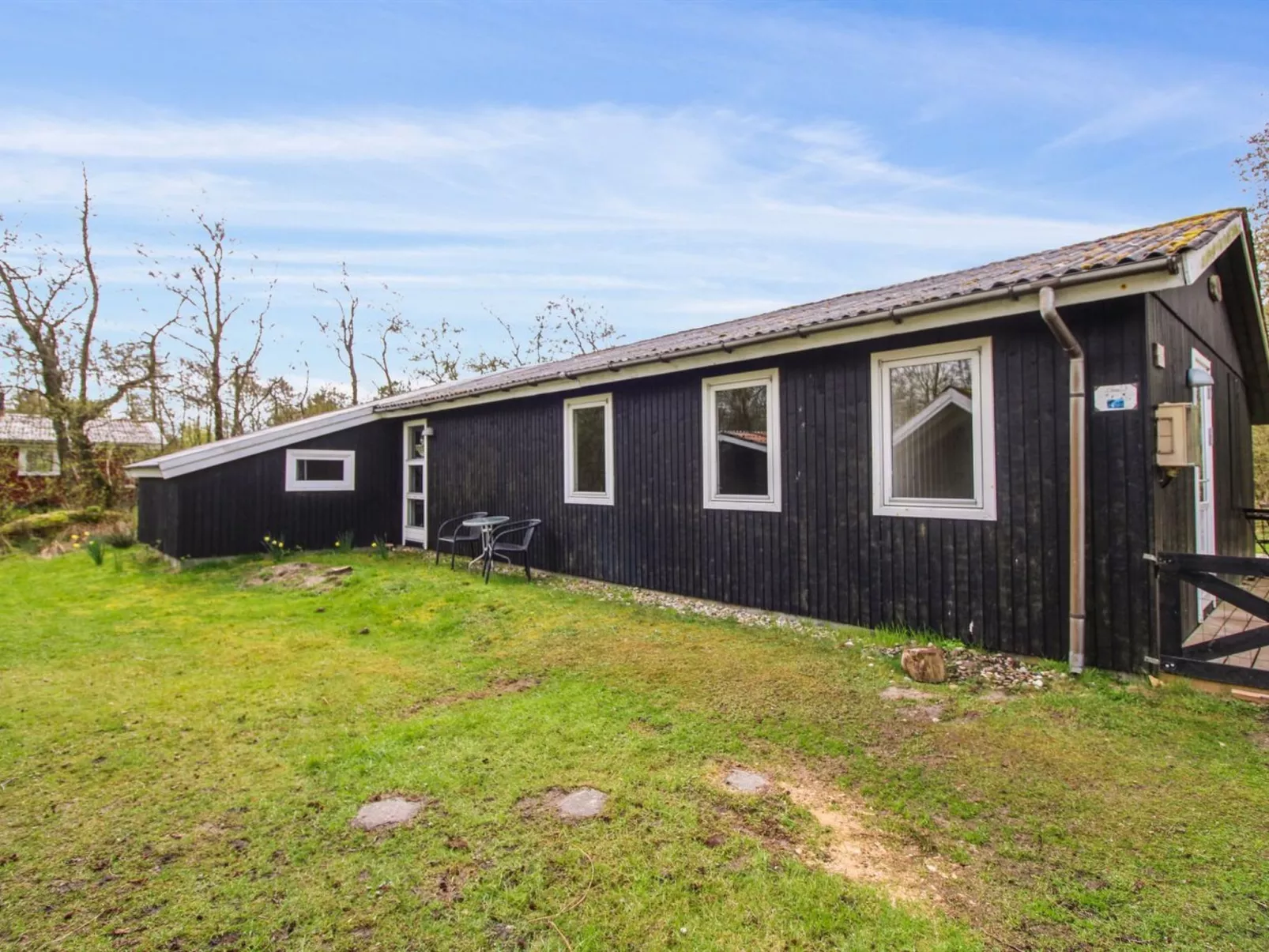 "Nielsine" - 1.5km from the sea-Buiten